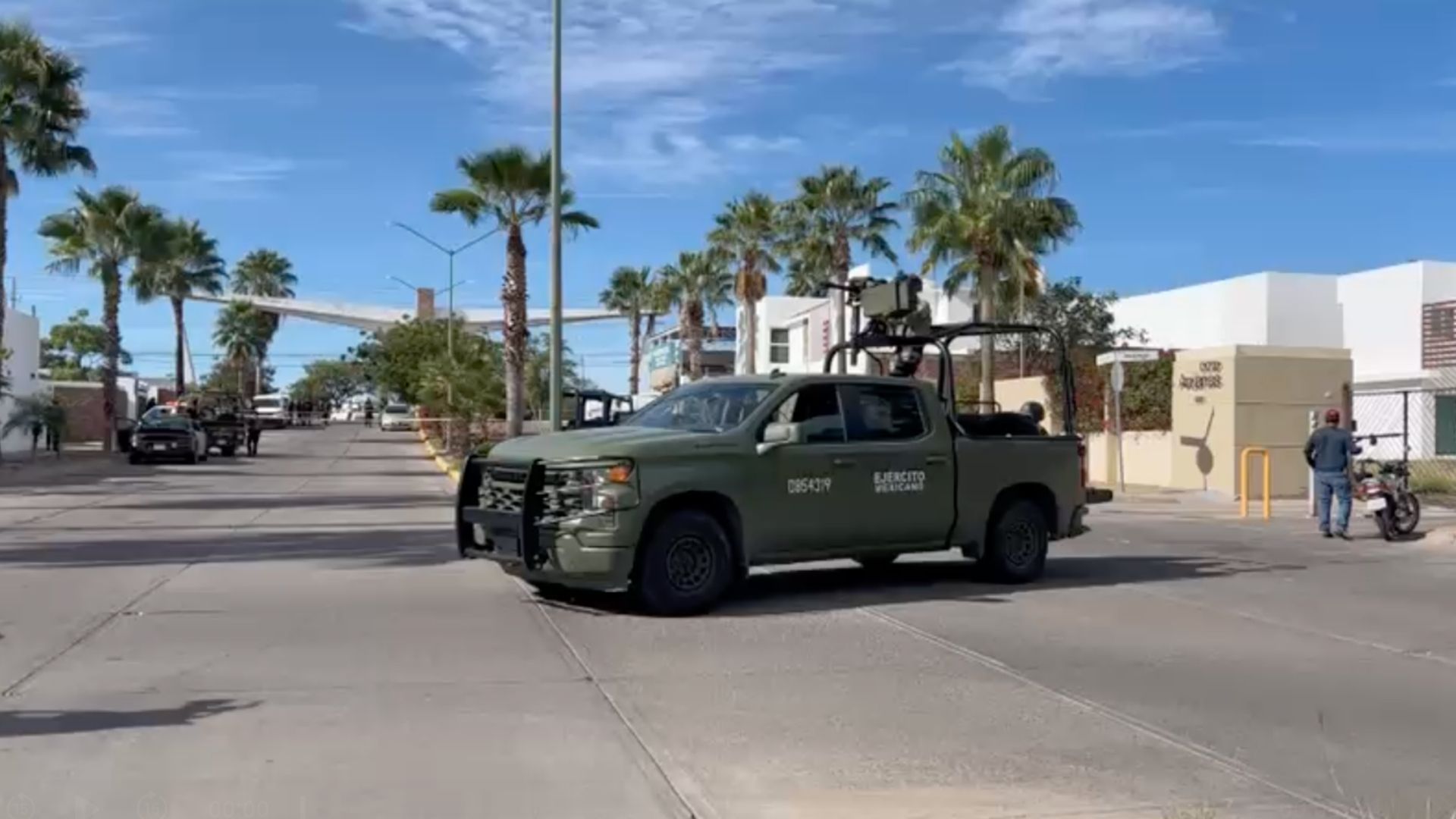 Registran Ataque Armado Contra Camioneta en Taller de Culiacán, Sinaloa