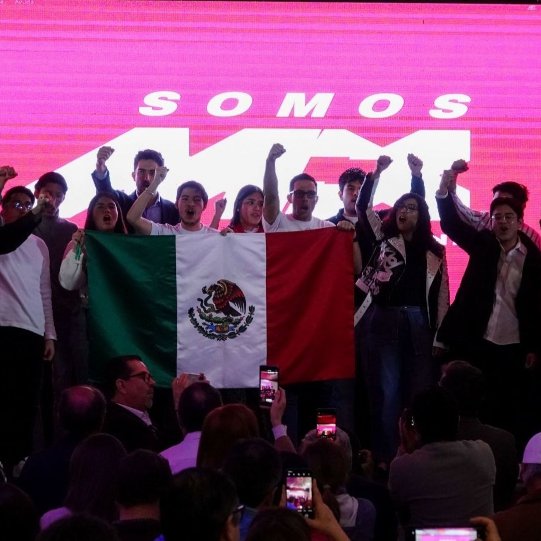 Un grupo de jóvenes encabezó la presentación de Somos México en el Centro Cultural Tlatelolco de la CDMX