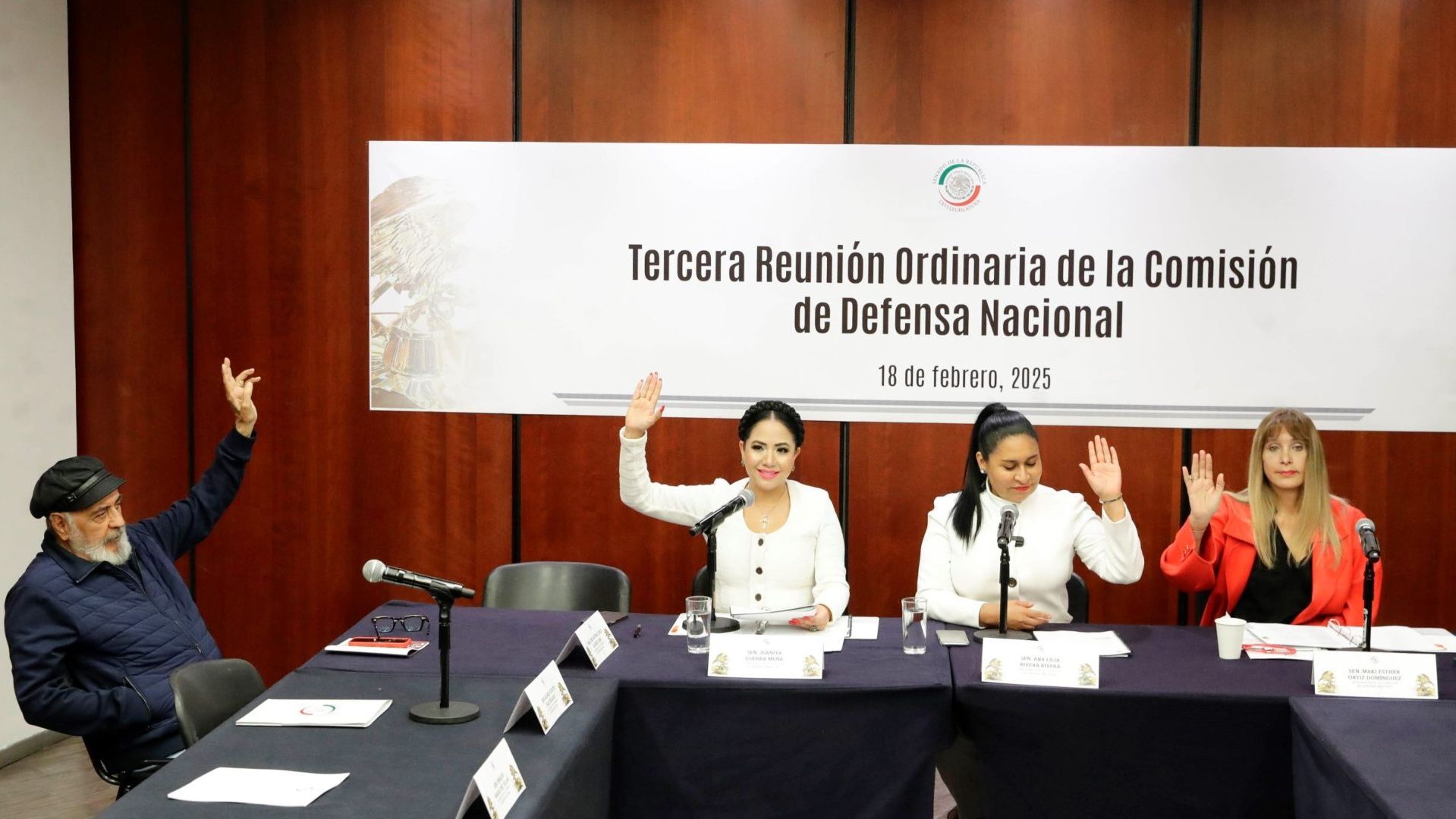 Los legisladores de oposición insistieron en la necesidad de aclarar si existe algún acuerdo con el gobierno estadounidense.