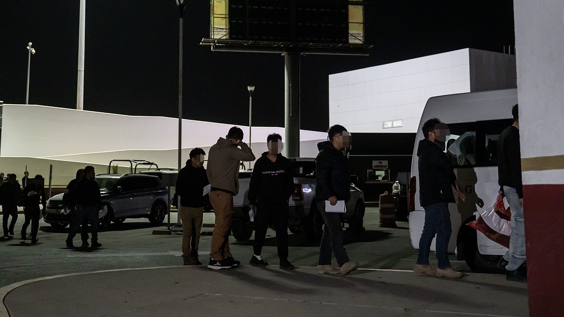 Migrantes deportados a México como resultado de redadas