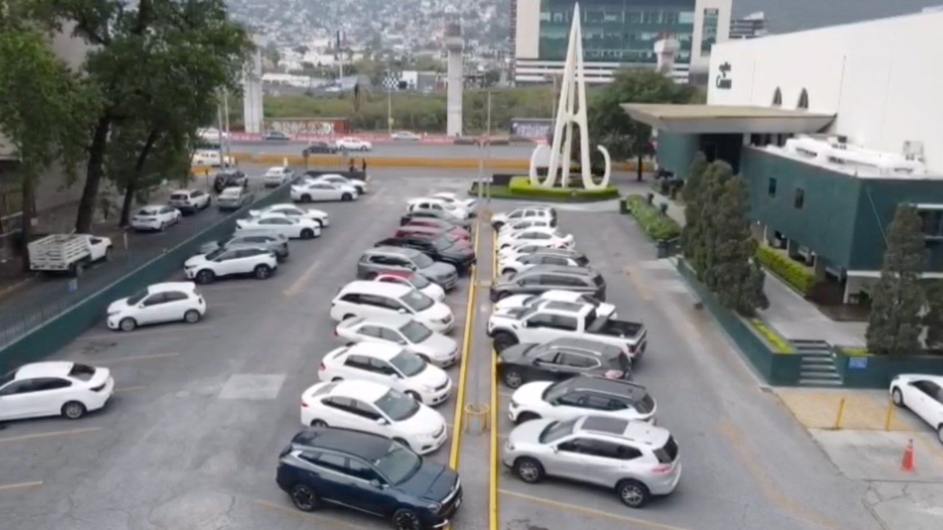El funeral agente ministerial se llevó a cabo en el velatorio de la avenida Constitución, en Monterrey