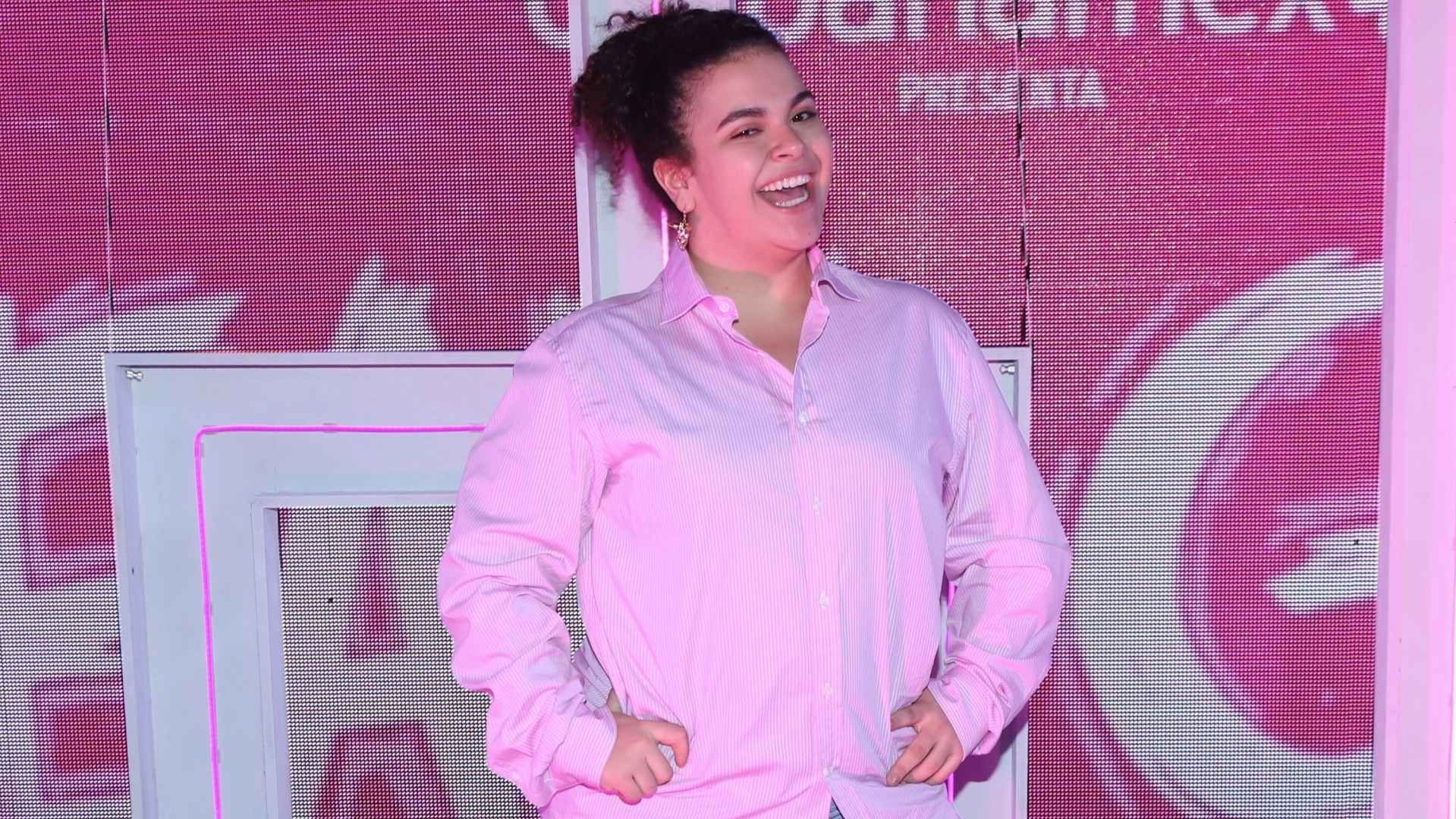 Lucero Mijares Conquista a sus Fans con su Encanto y Trato Amable