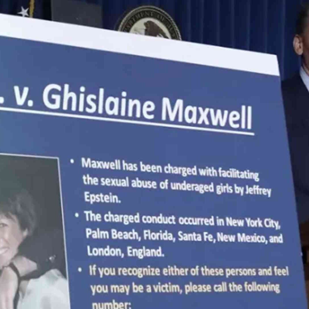 El comisionado de policía de Nueva York, Dermot F. Shea, durante una conferencia de prensa para anunciar los cargos contra Ghislaine Maxwell