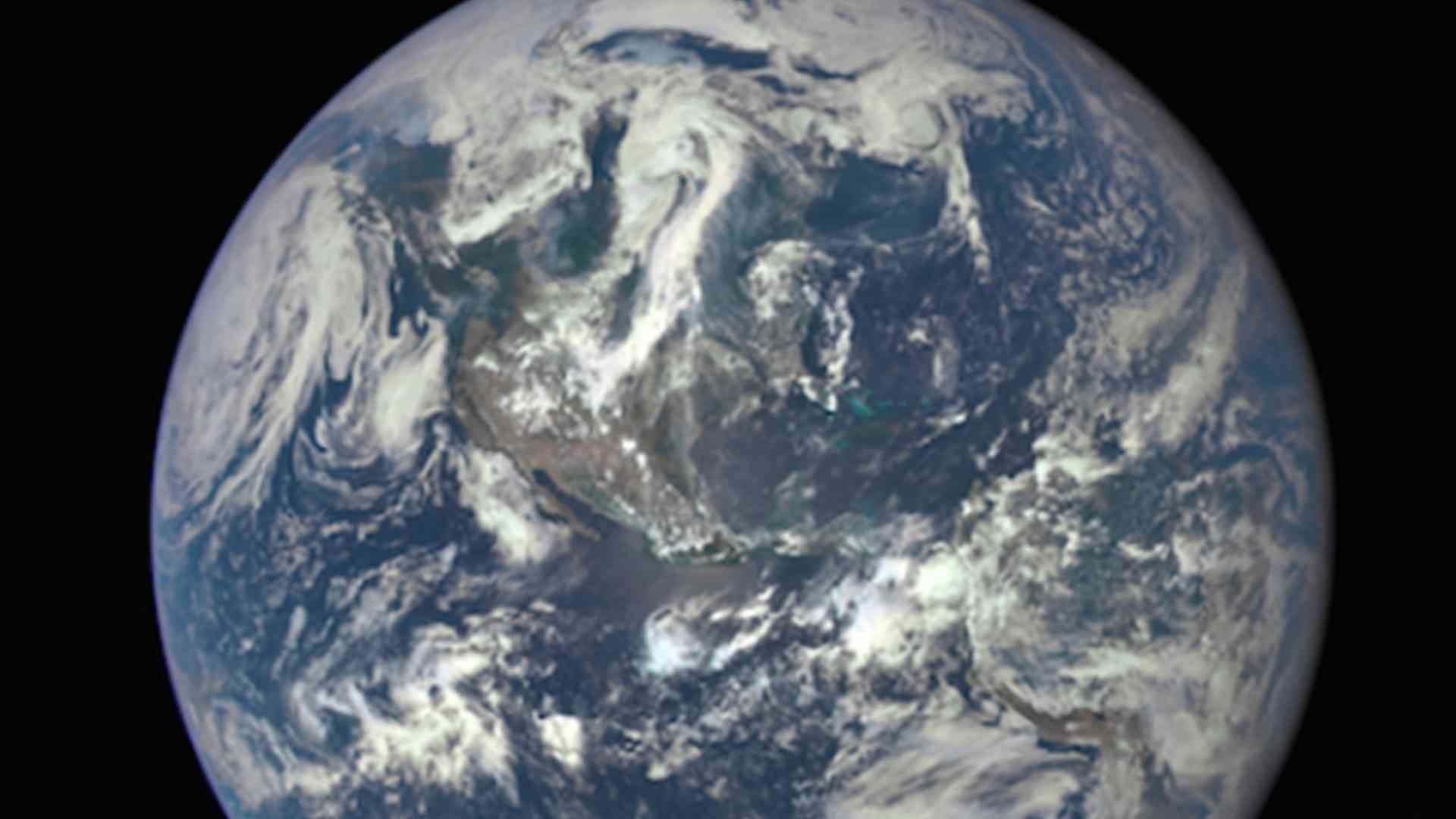 Imagen de la Tierra iluminada por el Sol