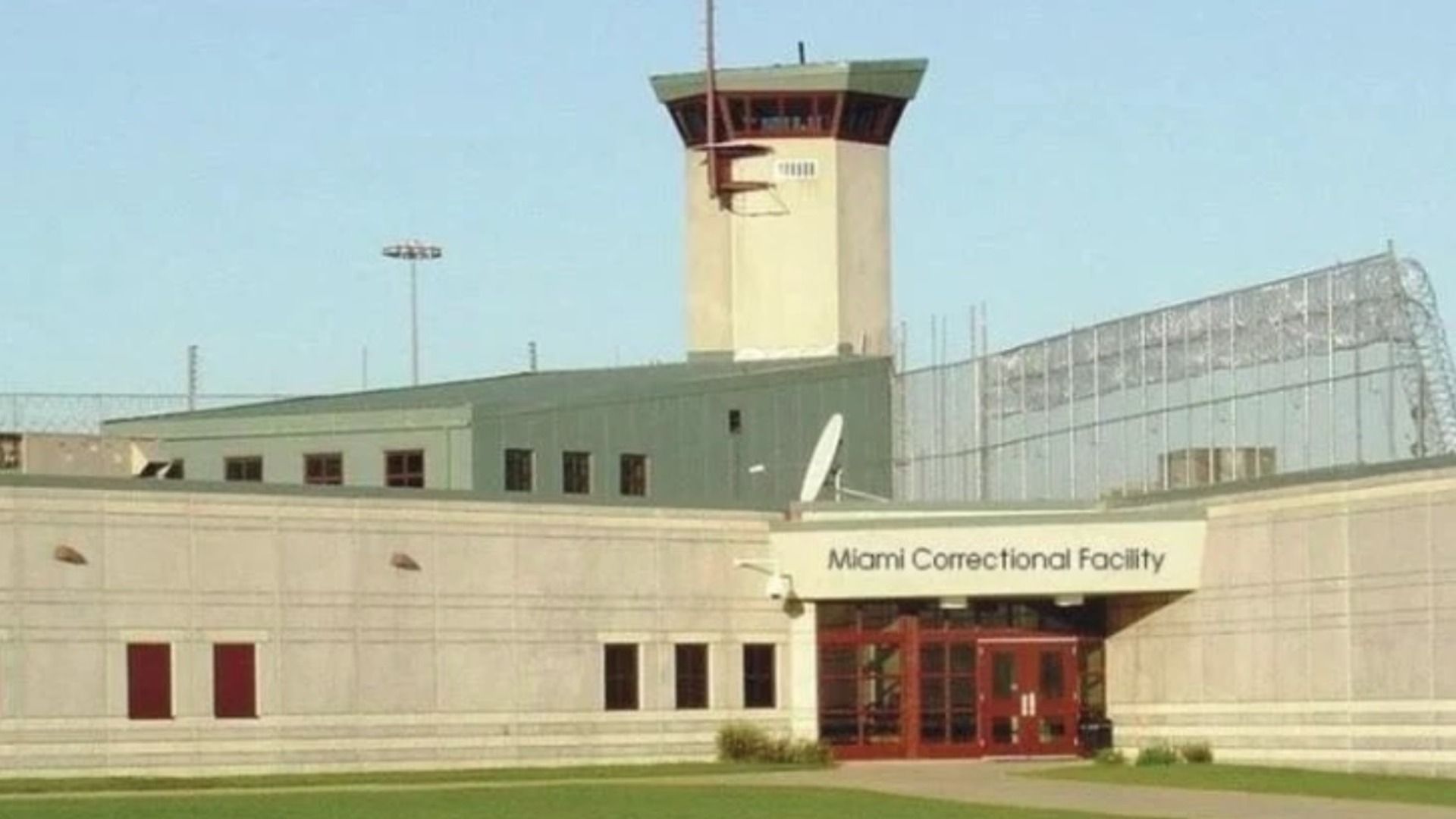 Kristi Noem Anuncia Nuevo Centro de Detención Migratorio "Speedway Slammer" en Indiana, EUA