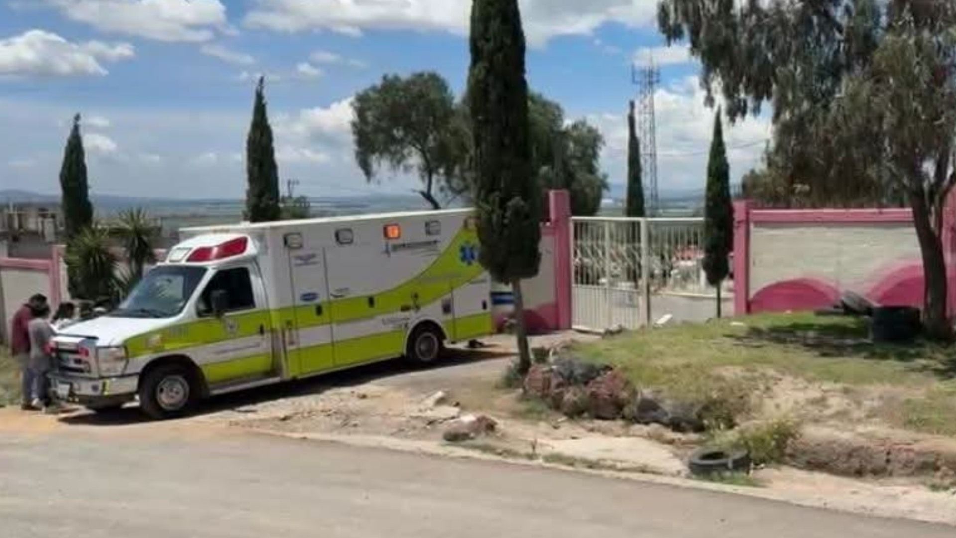 Sujeto Entra a Oficinas de Panteón y Matan a Balazos a Encargada en Tecámac, Edomex