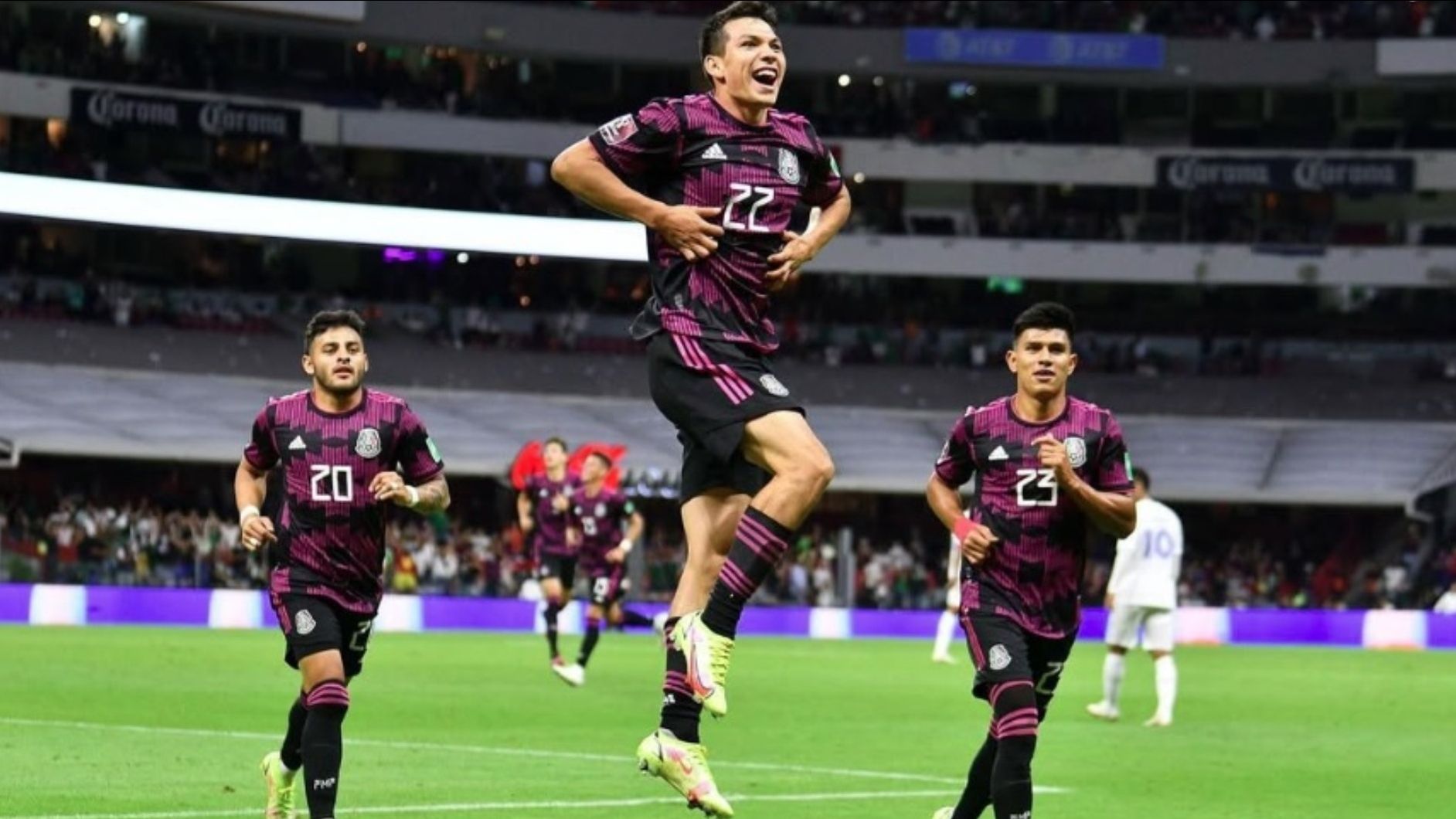 Hirving Lozano fue llamado por el técnico Javier Aguirre para volver a portar la playera del equipo nacional de México.