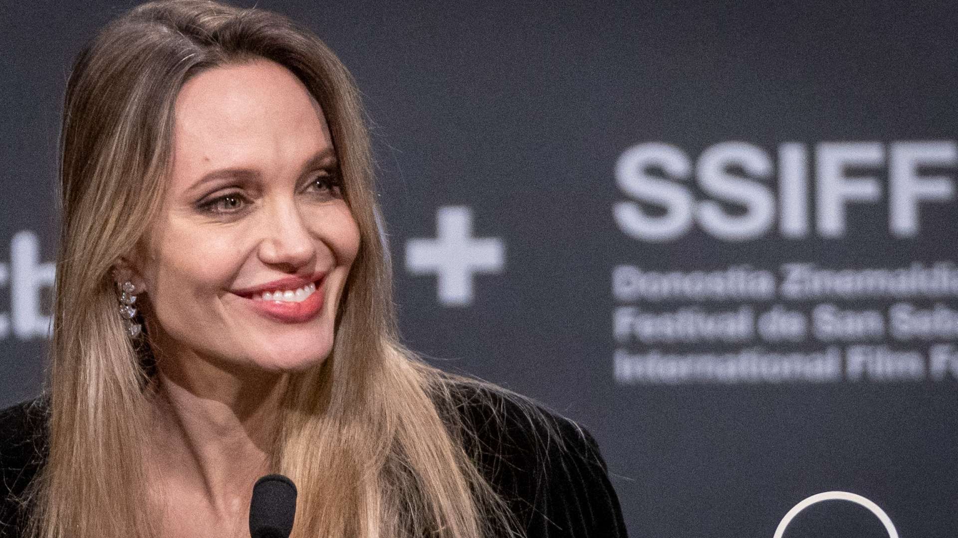 Angelina Jolie habló de Estados Unidos en su paso por el festival de San Sebastian. Foto: EFE