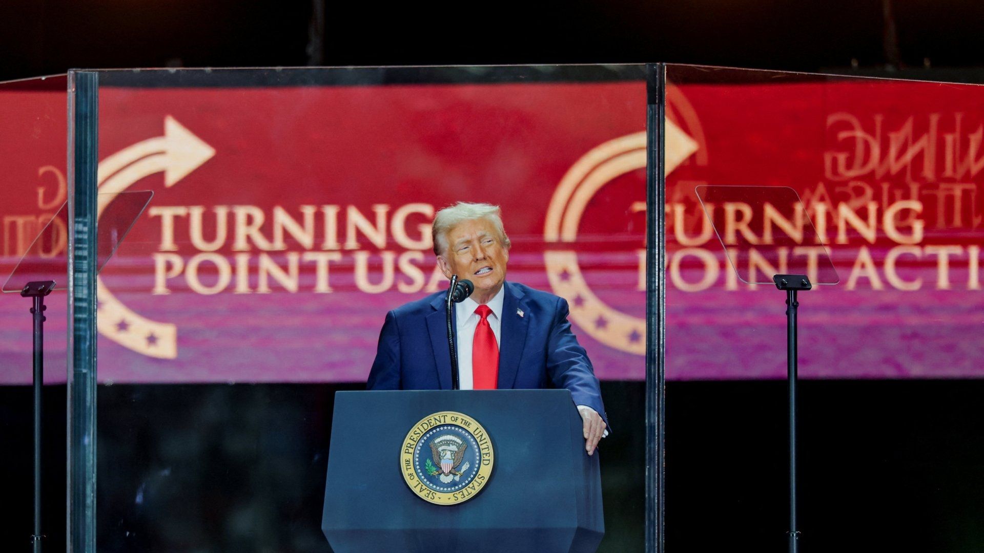 Trump rinde homenaje a Charlie Kirk