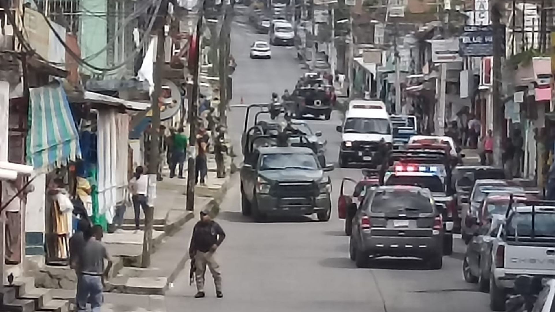 Según primeras versiones indican que sujetos armados ingresaron al bar y accionaron sus armas de fuego en repetidas ocasiones en contra de la mujer.