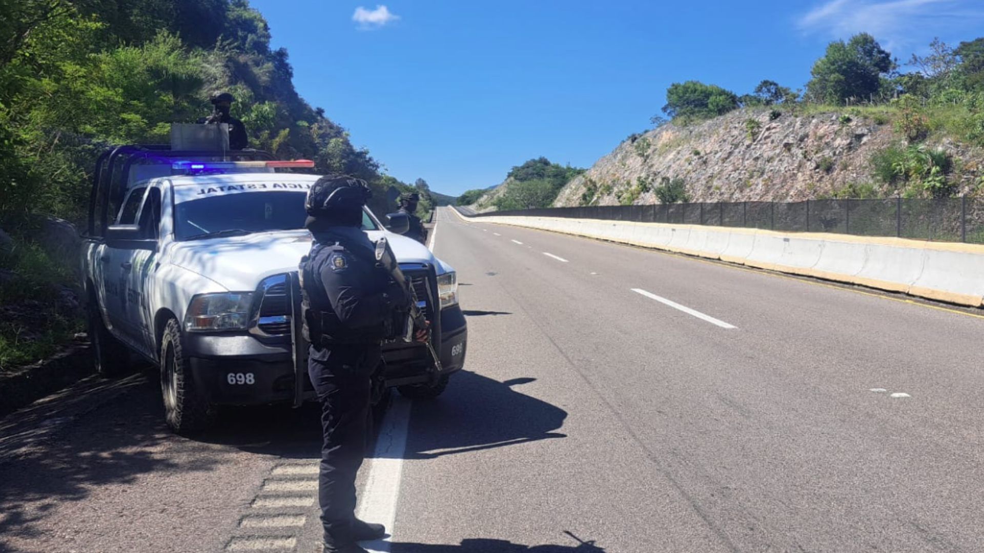 Implementan operativo sobre la Autopista del Sol, después del asesinato de una mujer