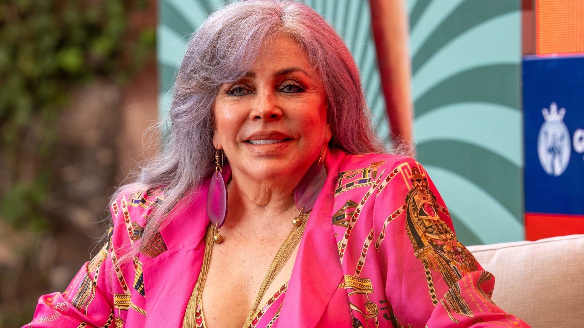 Veronica Castro reapareció con oxígeno y silla de ruedas