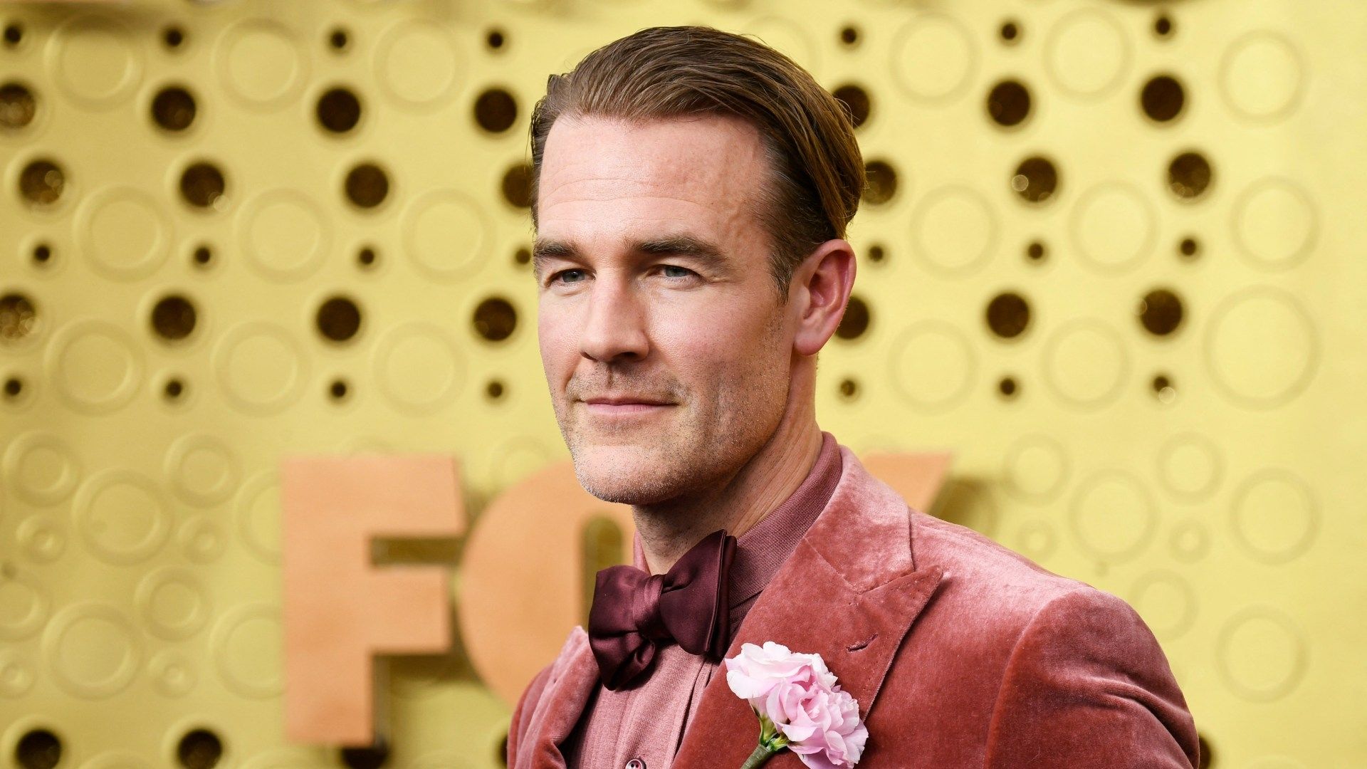 James Van Der Beek en los Premios Emmy 20219, en Los Ángeles, California