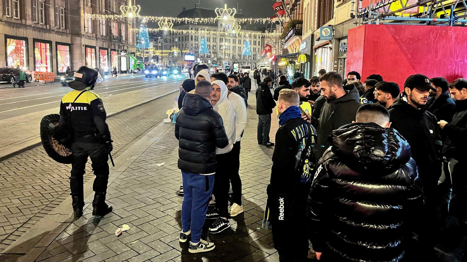 Video | Atacan a Seguidores del Maccabi Tel Aviv Después del Partido contra Ajax, en Ámsterdam