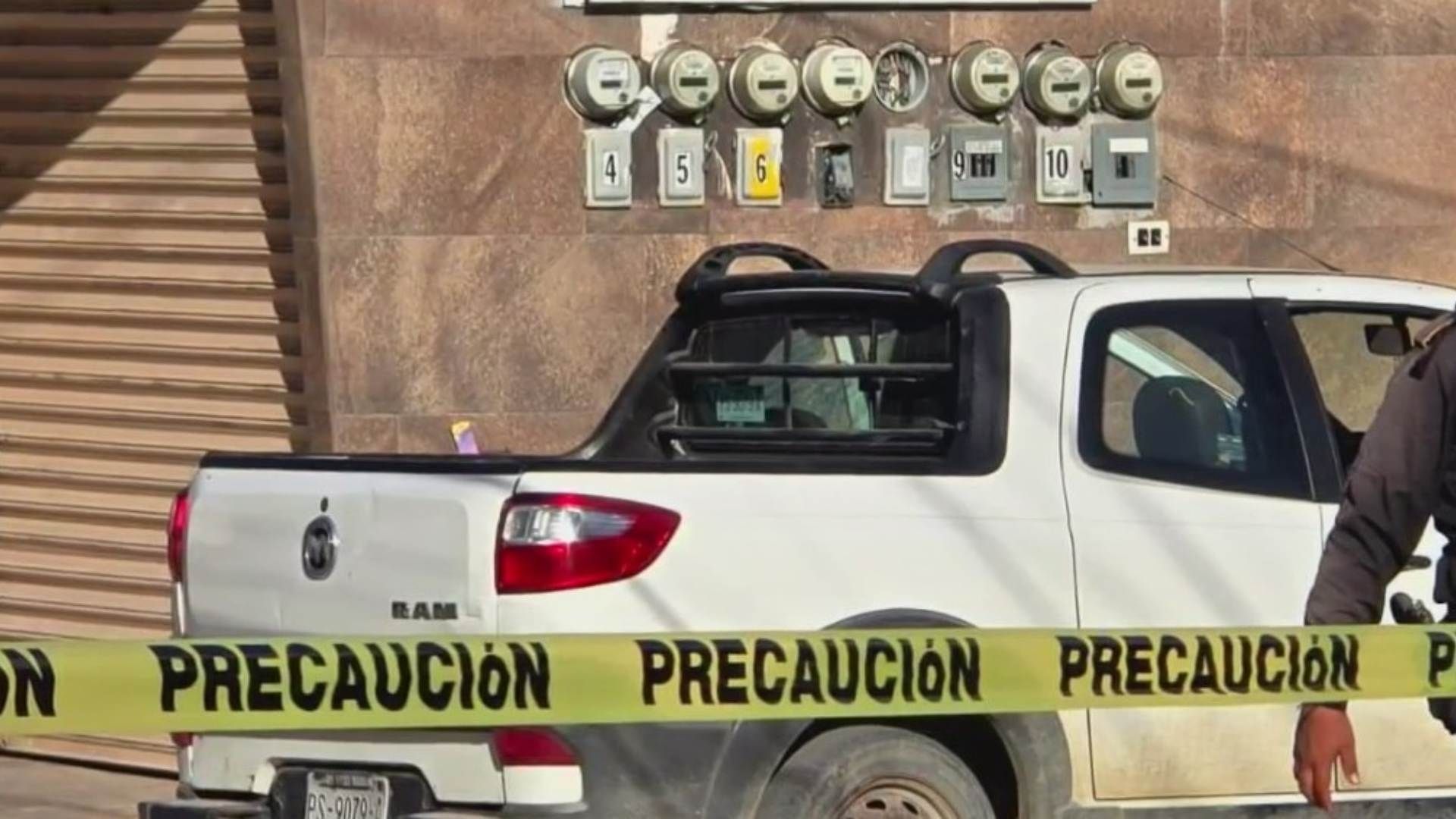 camioneta custodiada por autoridades de Allende tras ataque armado