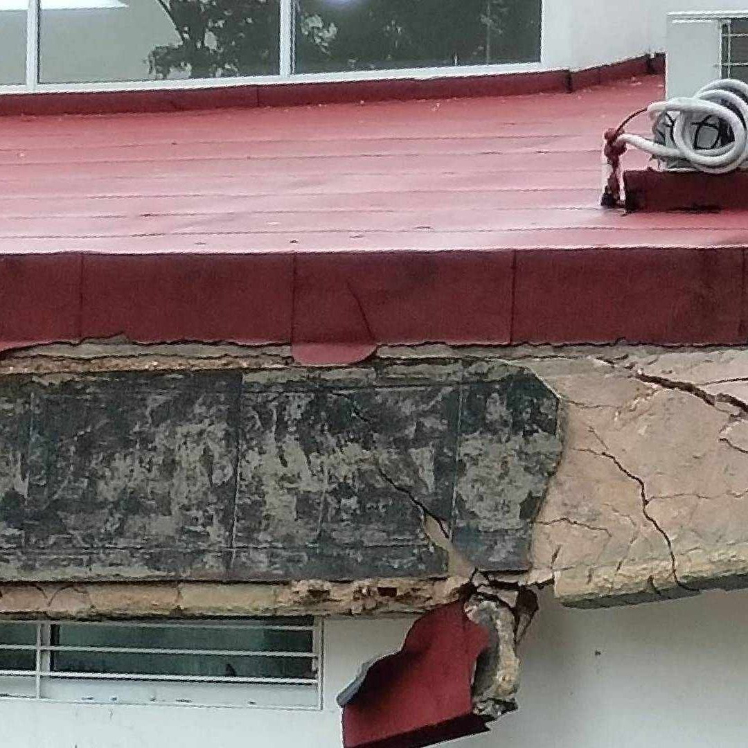 Cae Techo de Centro de Salud en Las Choapas Veracruz por Lluvias al Ser Remodelado