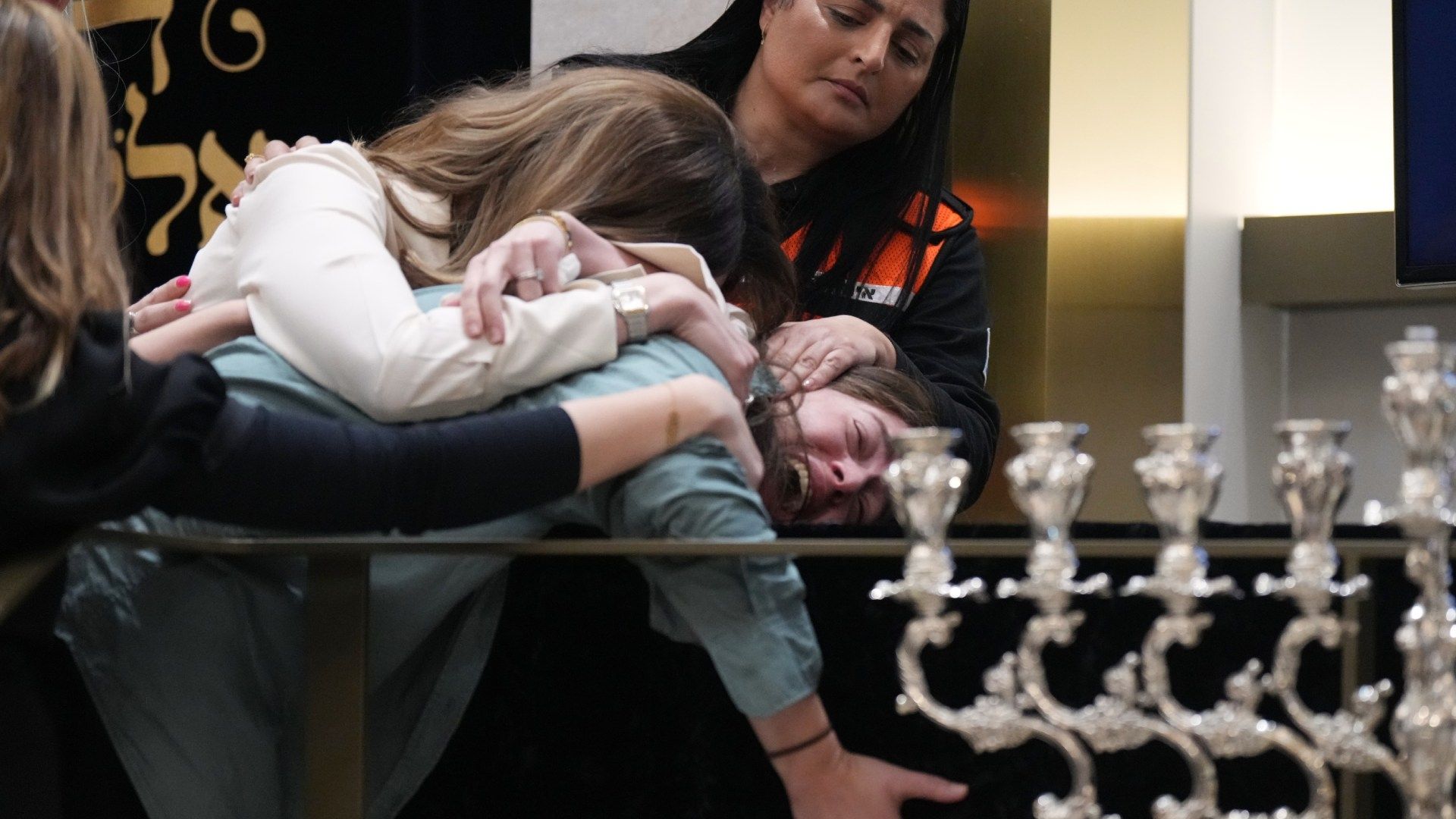 Despiden a Víctimas de Tiroteo Masivo en Sídney; Se Une la Comunidad Judía en Australia.