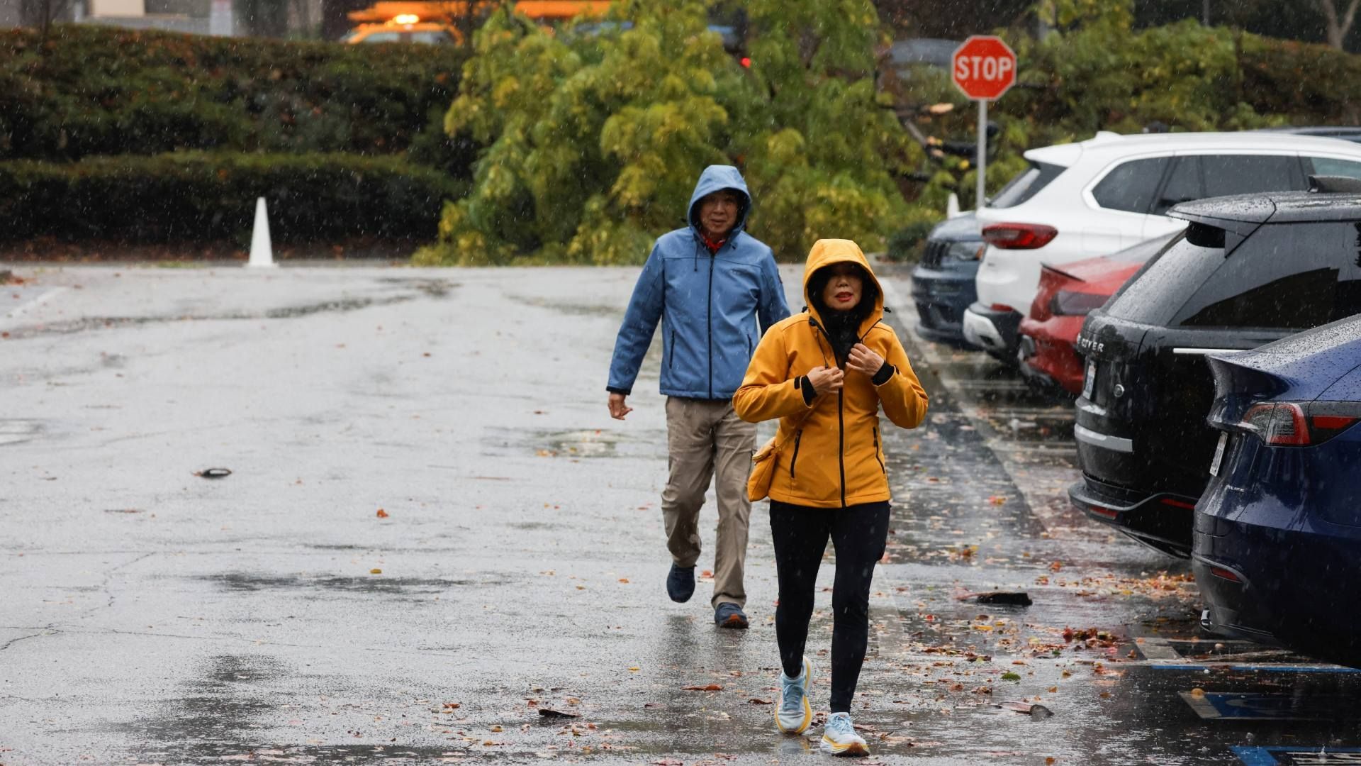 Declaran Estado de Emergencia en California por Tormenta Invernal en Víspera de Navidad
