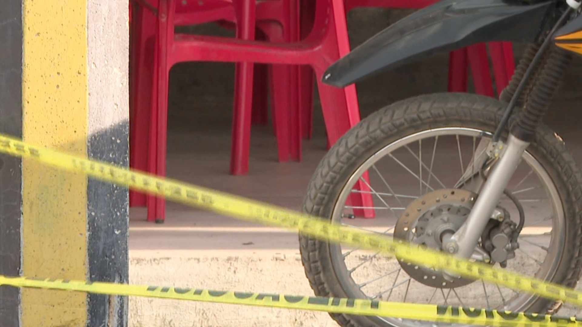 Las balas sembraron el pánico entre meseros y comensales del restaurante de mariscos