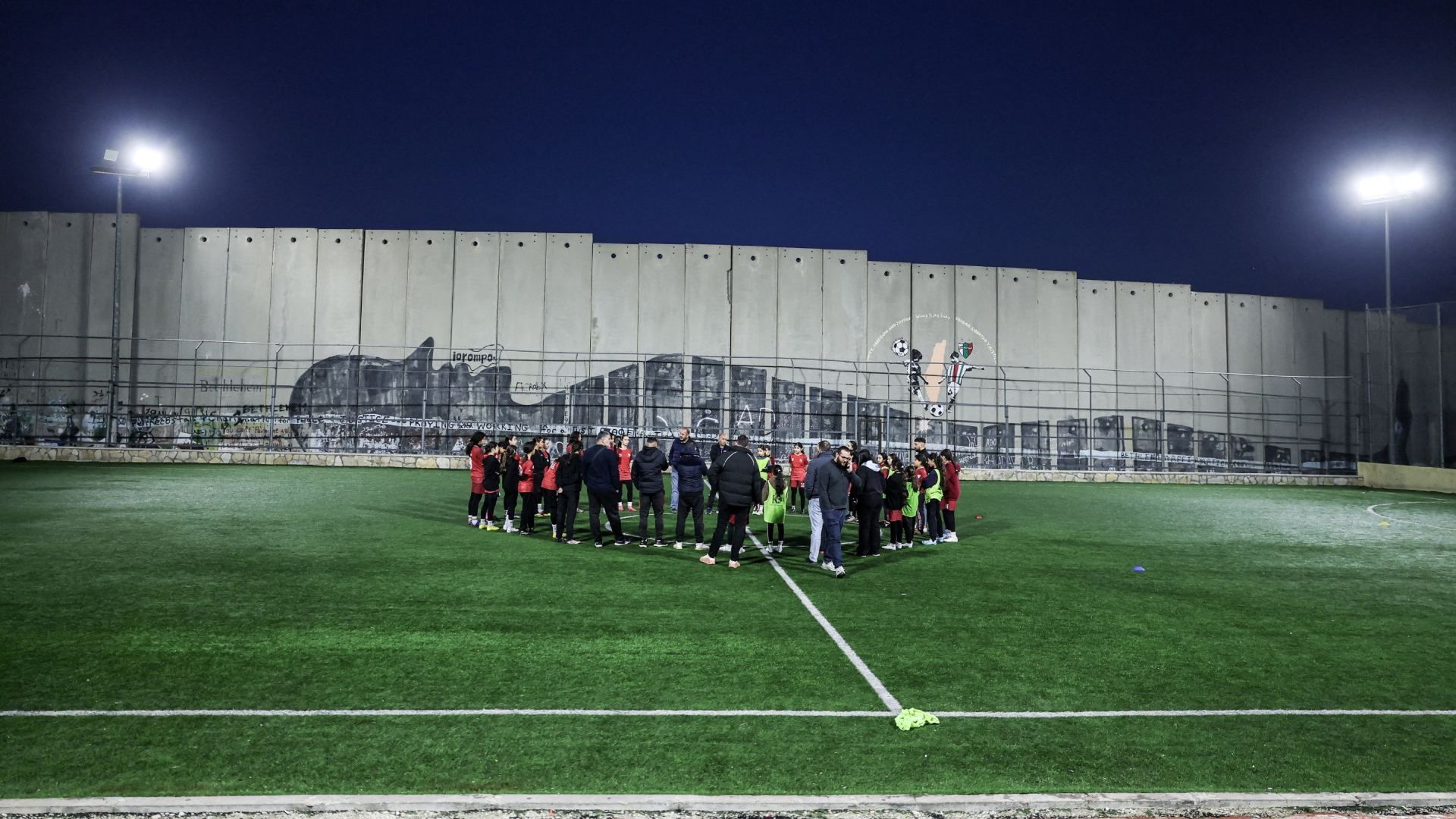 En Defensa del Futbol: Abogan para Evitar que Israel Demuela Campo de Juego en Belén