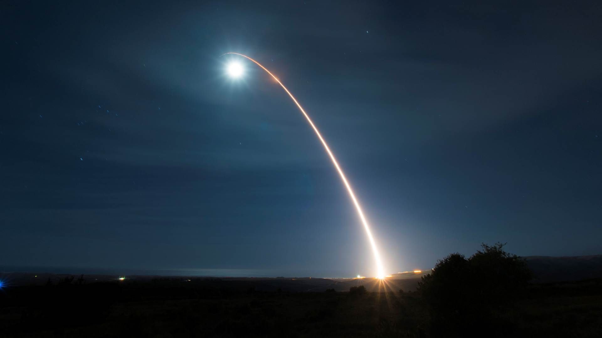 Misil balístico intercontinental durante su lanzamiento en una prueba de desarrollo. Foto: AFP | US Air Force