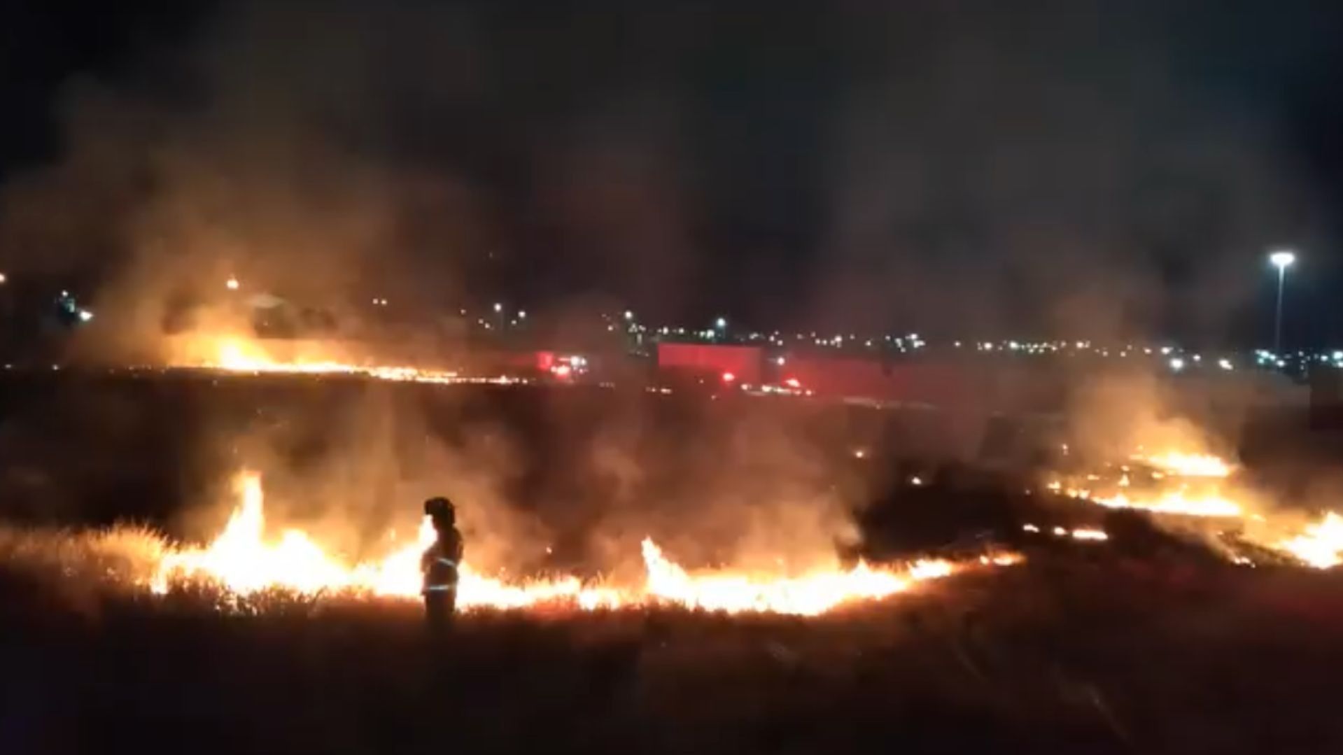 Fuerte Incendio en Fábrica de Nuevo Laredo, Tamaulipas
