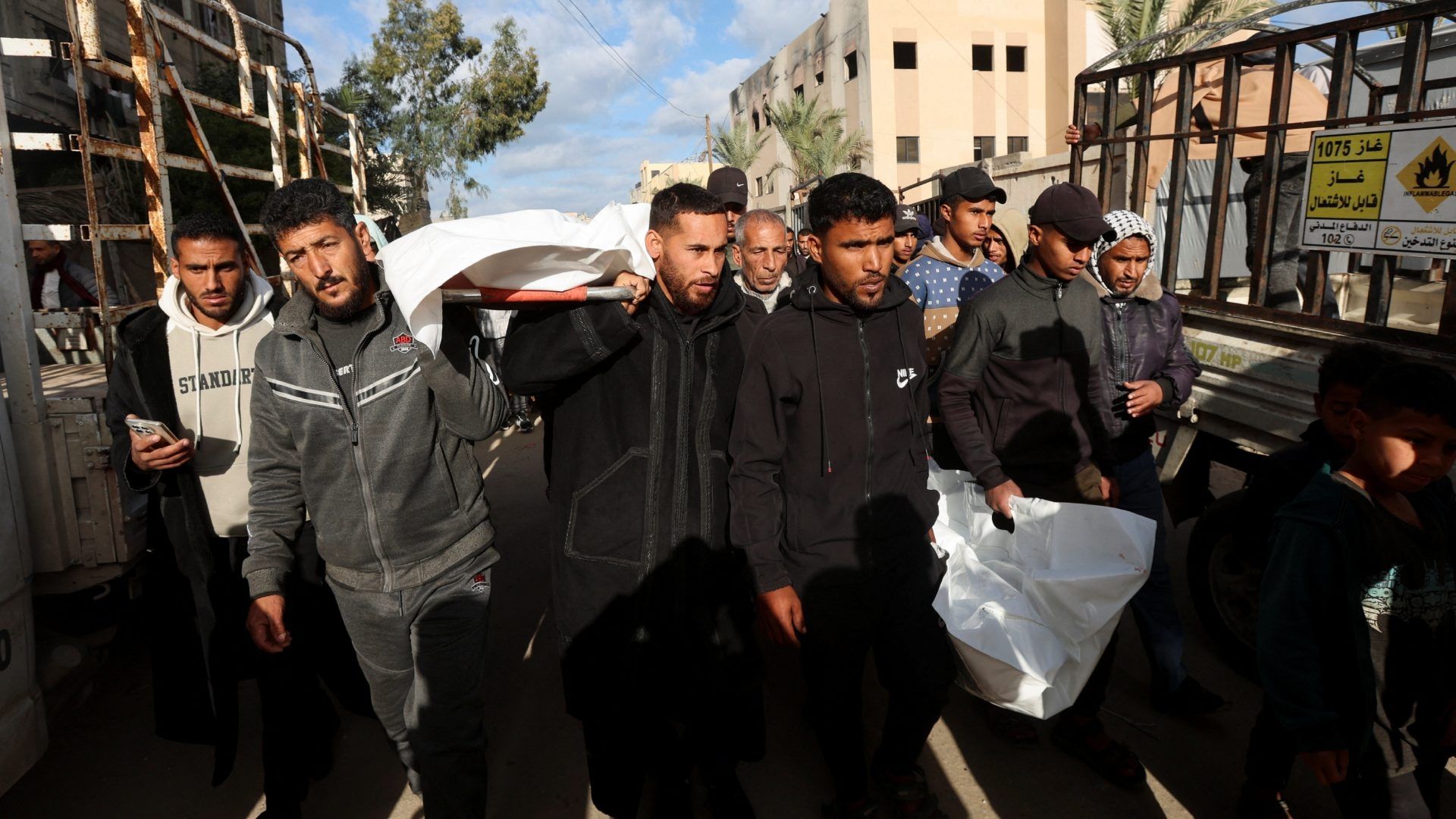 Bombardeos de Israel en Gaza Dejan al Menos 18 Muertos.