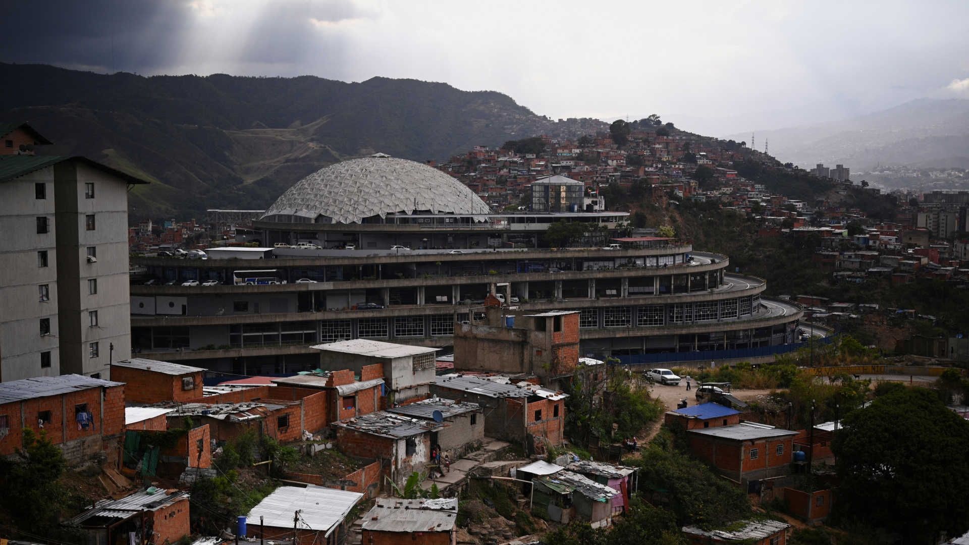 Anuncian cierre de El Helicoide, centro detención del chavismo en Venezuela