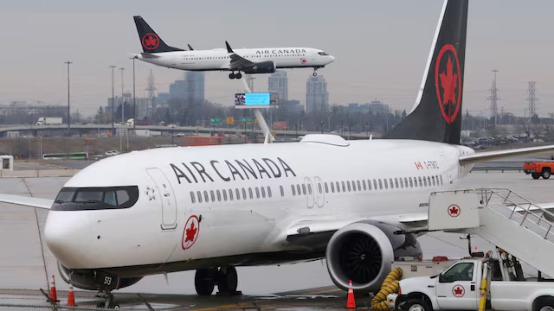 Trump Amenaza a Canadá con Arancel del 50% en Aviones Vendidos en EUA