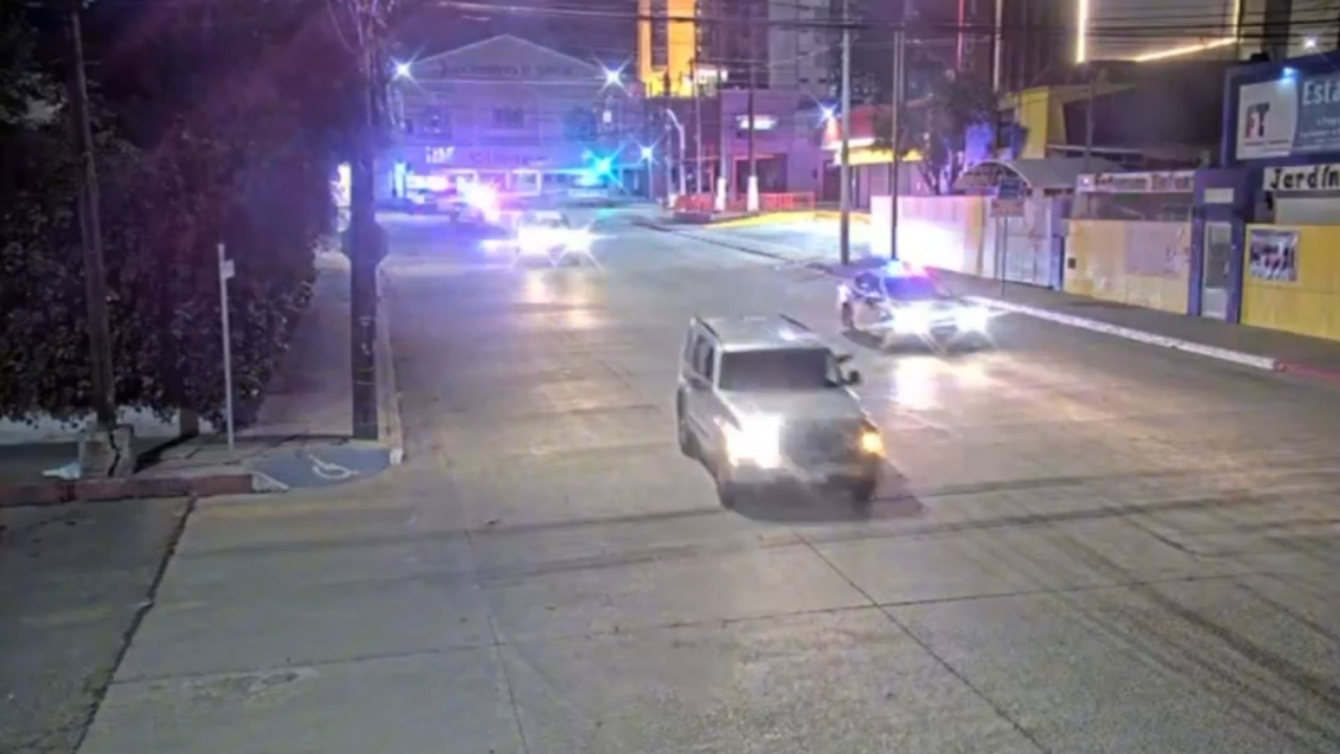 Detienen a Hombre Armado tras Persecución que Terminó en la Garita de San Ysidro en Tijuana