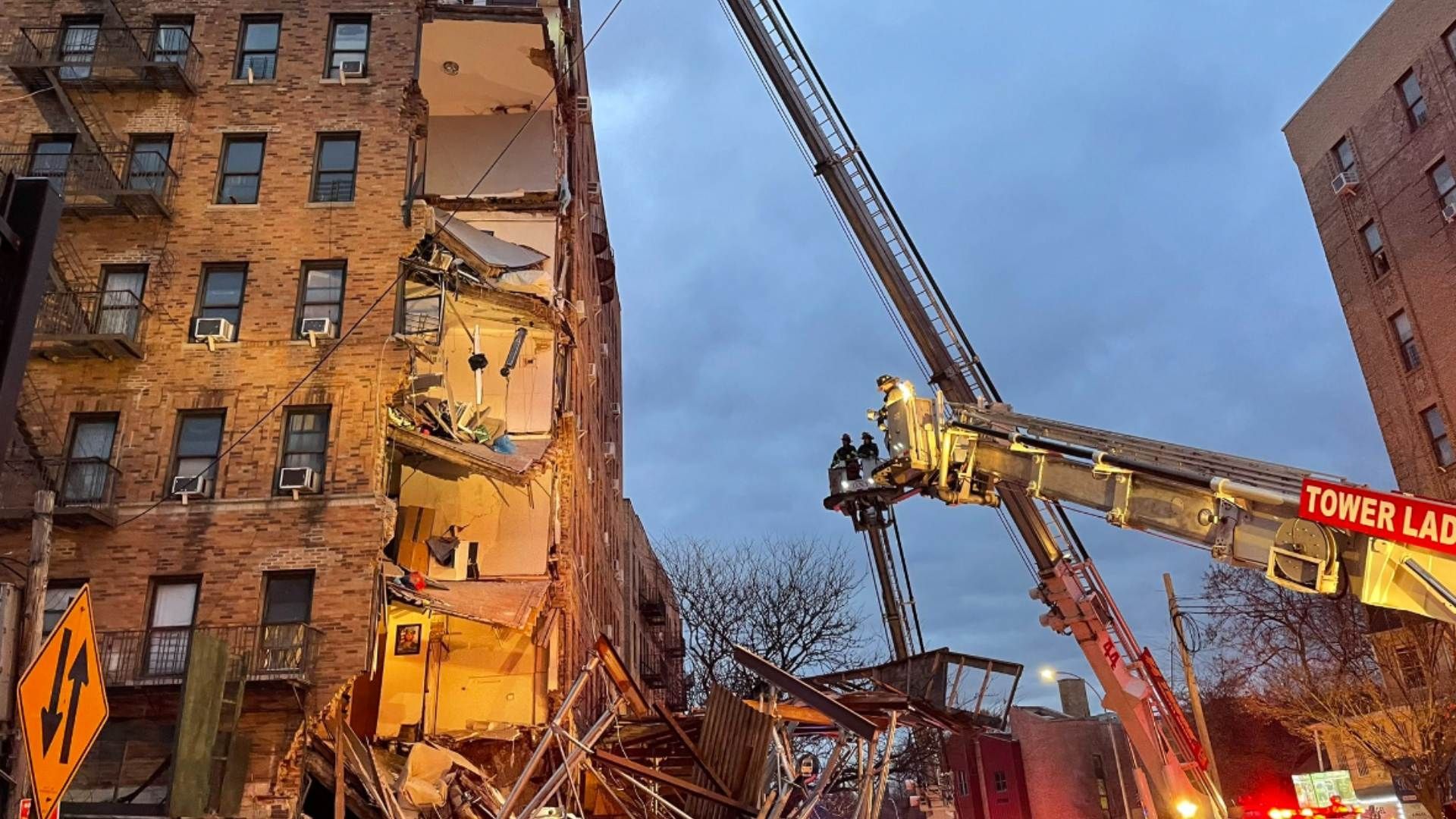 En la ciudad de Nueva York, un edificio se colapsó en el Bronx. Foto: X @FDNYFC