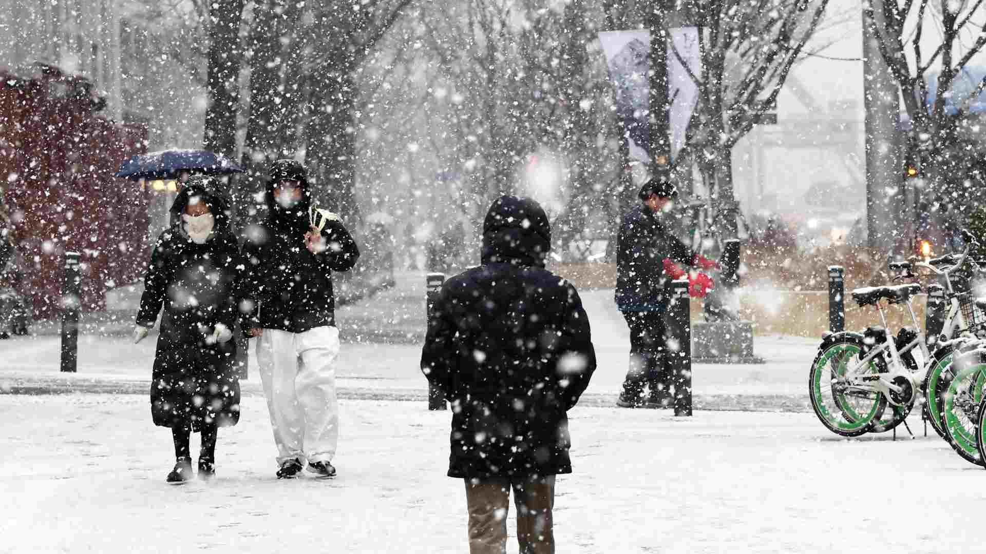 Seúl registra su peor nevada en de los últimos 40 años
