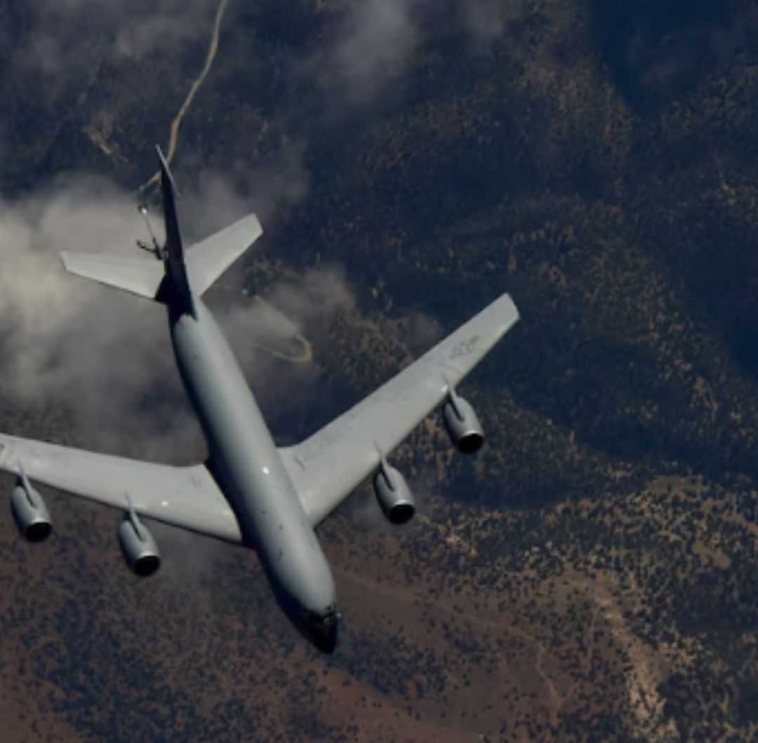 Se Estrella Aeronave KC-135 de EUA Durante Operación Furia Épica; Así es el Avión de la Armada