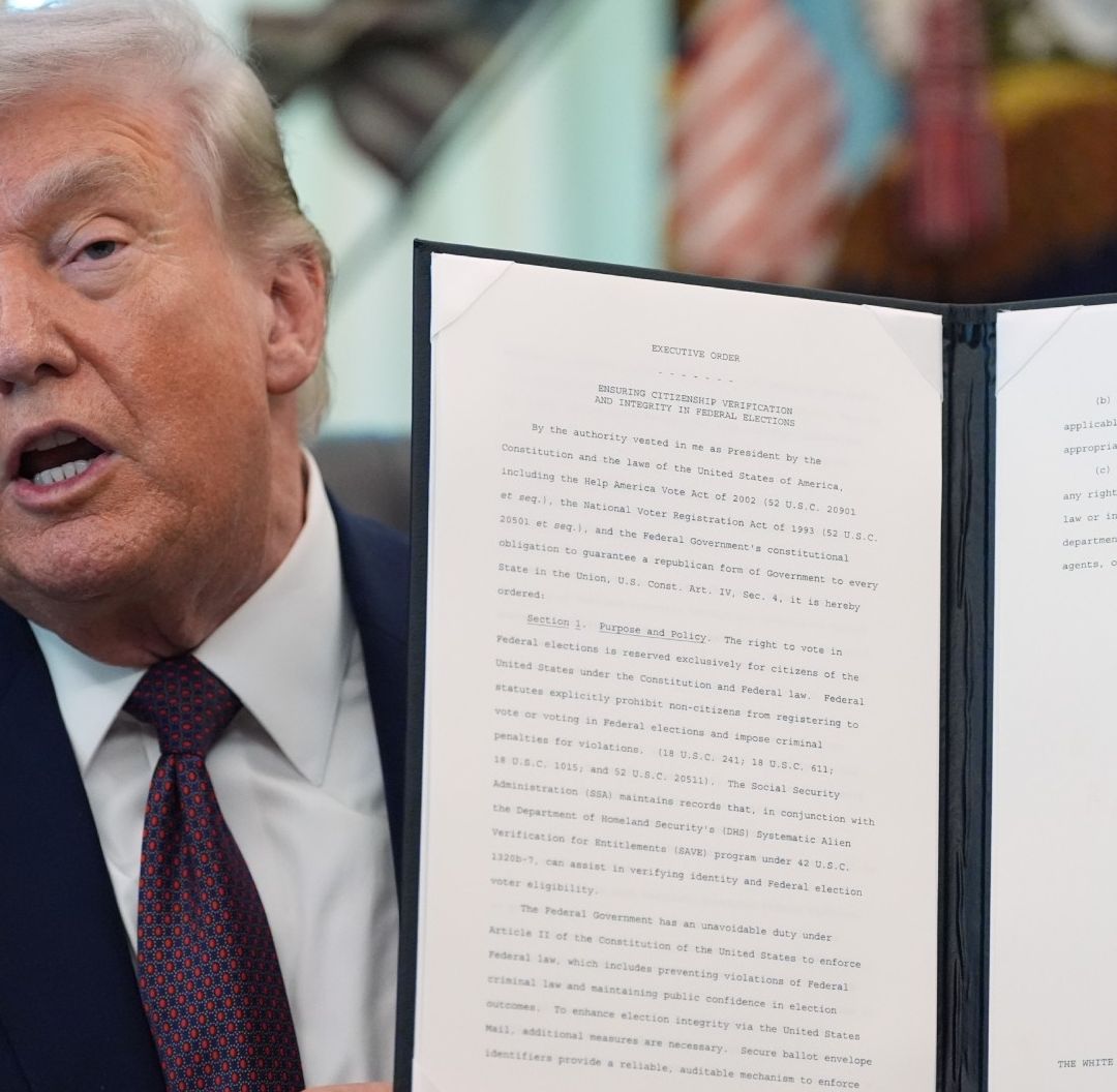 Trump Firma Orden Ejecutiva para Restringir el Voto por Correo y Verificar la Ciudadanía