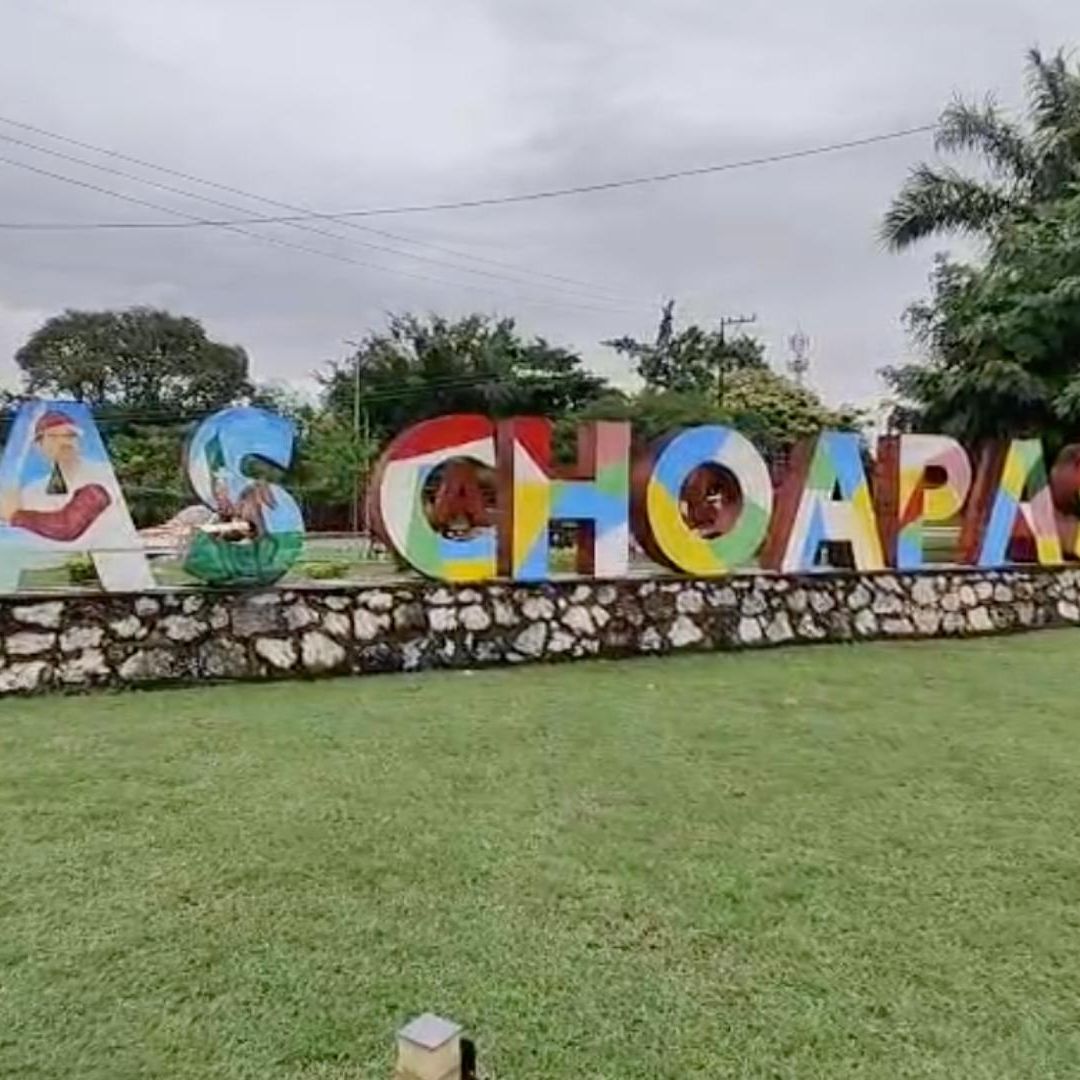 Hallana abandonada a recién nacida en caja de cartón en Las Choapas