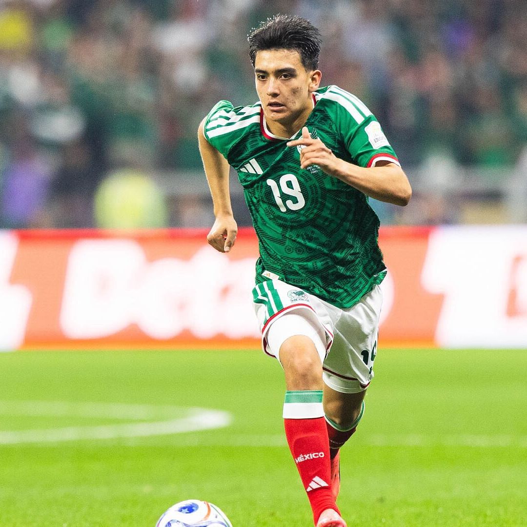 Gilberto Mora Se Gradúa de la Preparatoria tras Debutar con México en el Mundial 2026
