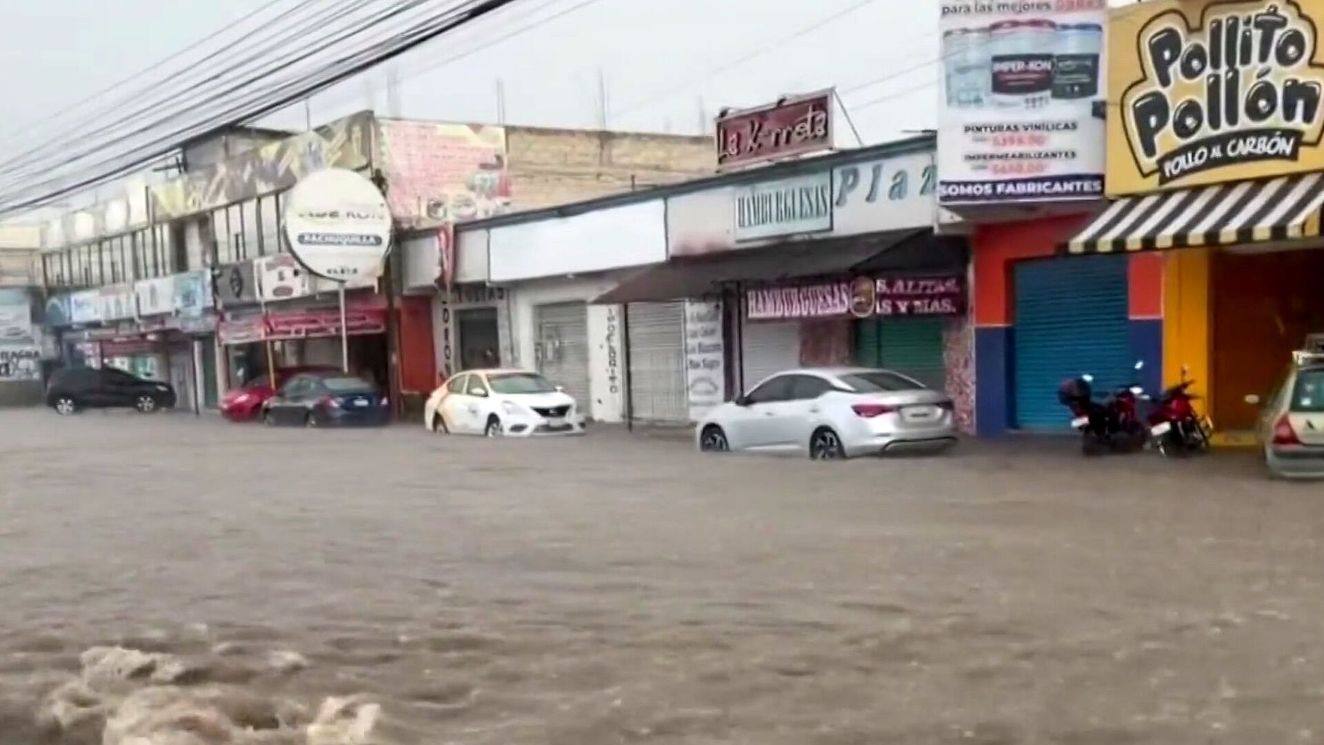 Fuertes Lluvias Convirtieron Calles en Ríos y Causaron Inundaciones en Hidalgo