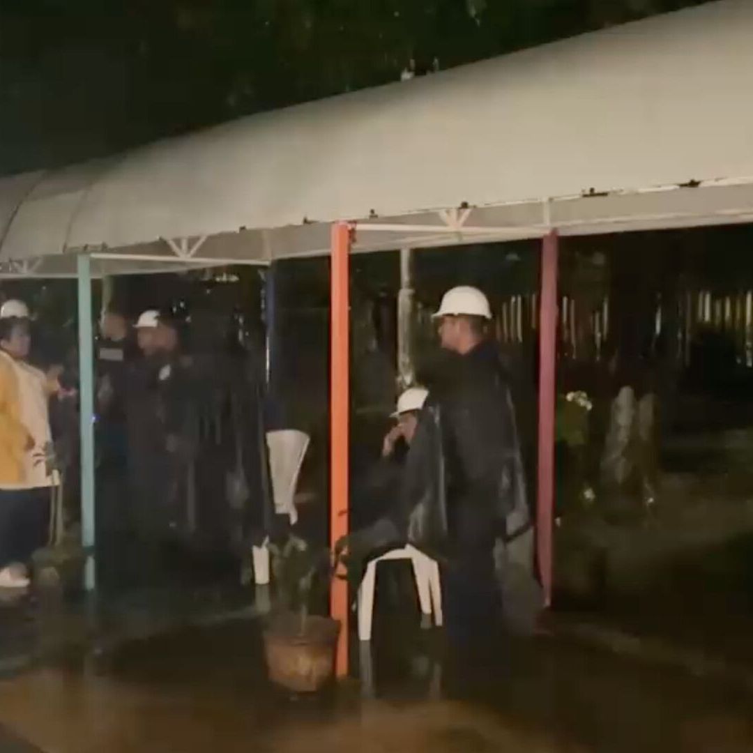 Habitantes de Nanchital Acuden a Refugios Temporales tras el Paso del Frente Frío Dos en Veracruz