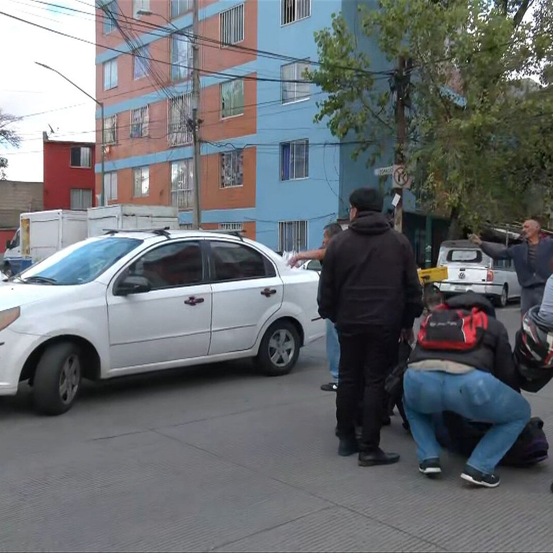 Choque entre Camioneta y Motociclista Deja un Lesionado en la Cuauhtémoc, CDMX