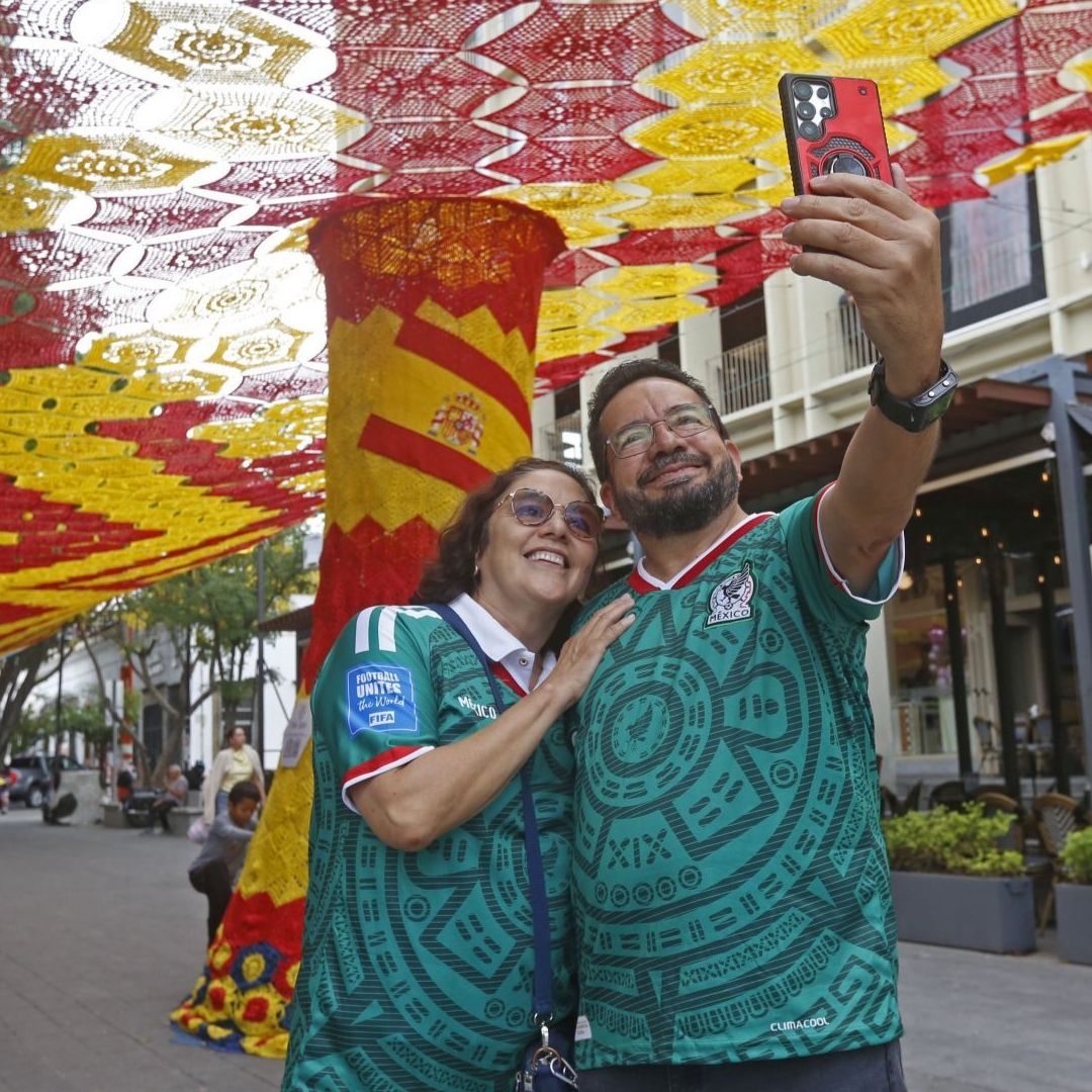 Aficionados de la Selección Mexicana se toman una foto