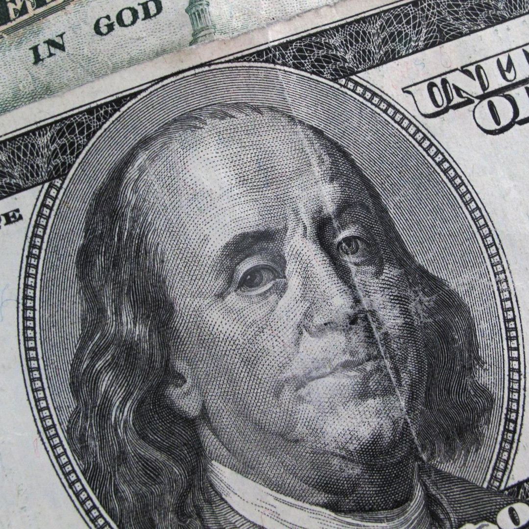 Dólares en billete