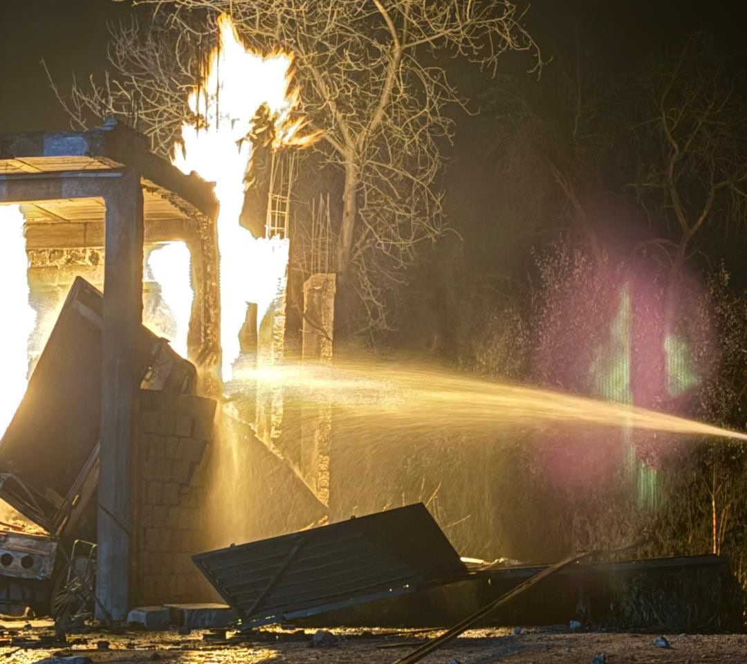 Por las explosiones aparecieron grietas en decenas de casas.