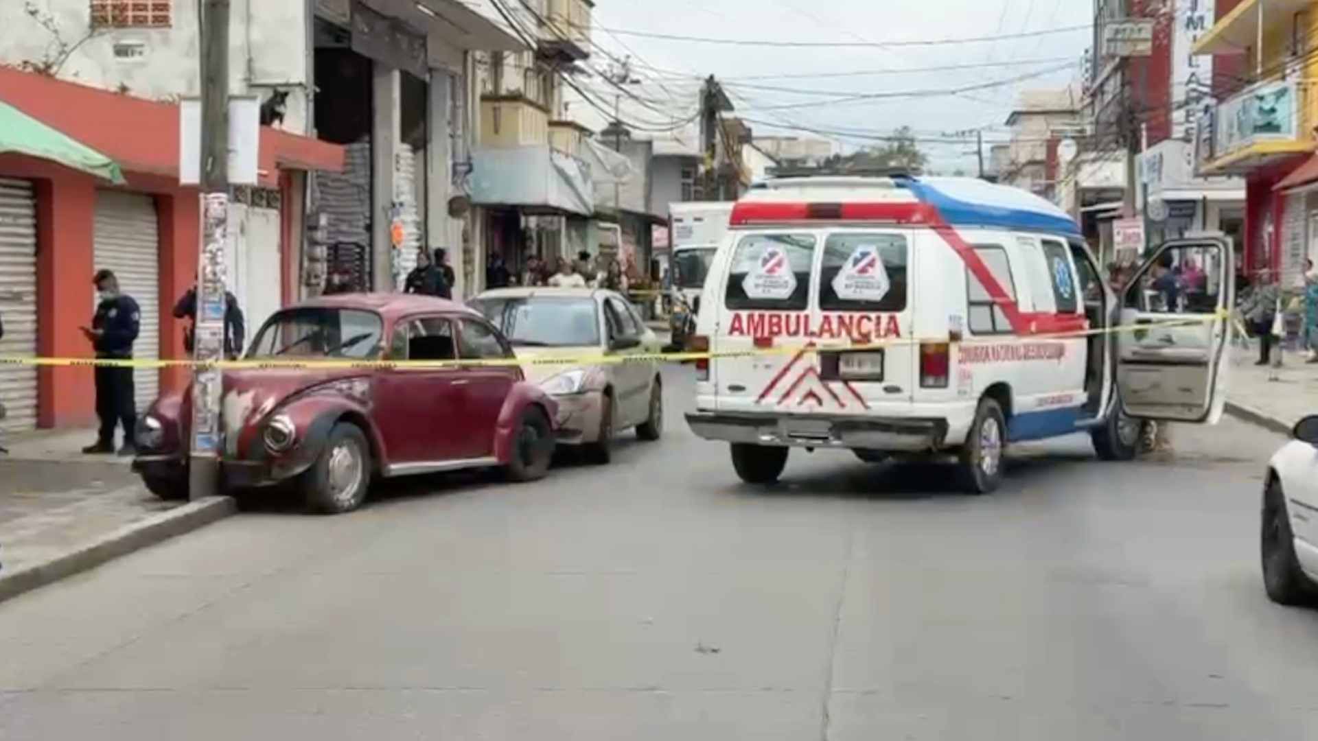 Conductor Sufre Infarto e Impacta Vehículo en Avenida Ébano Xalapa, Veracruz