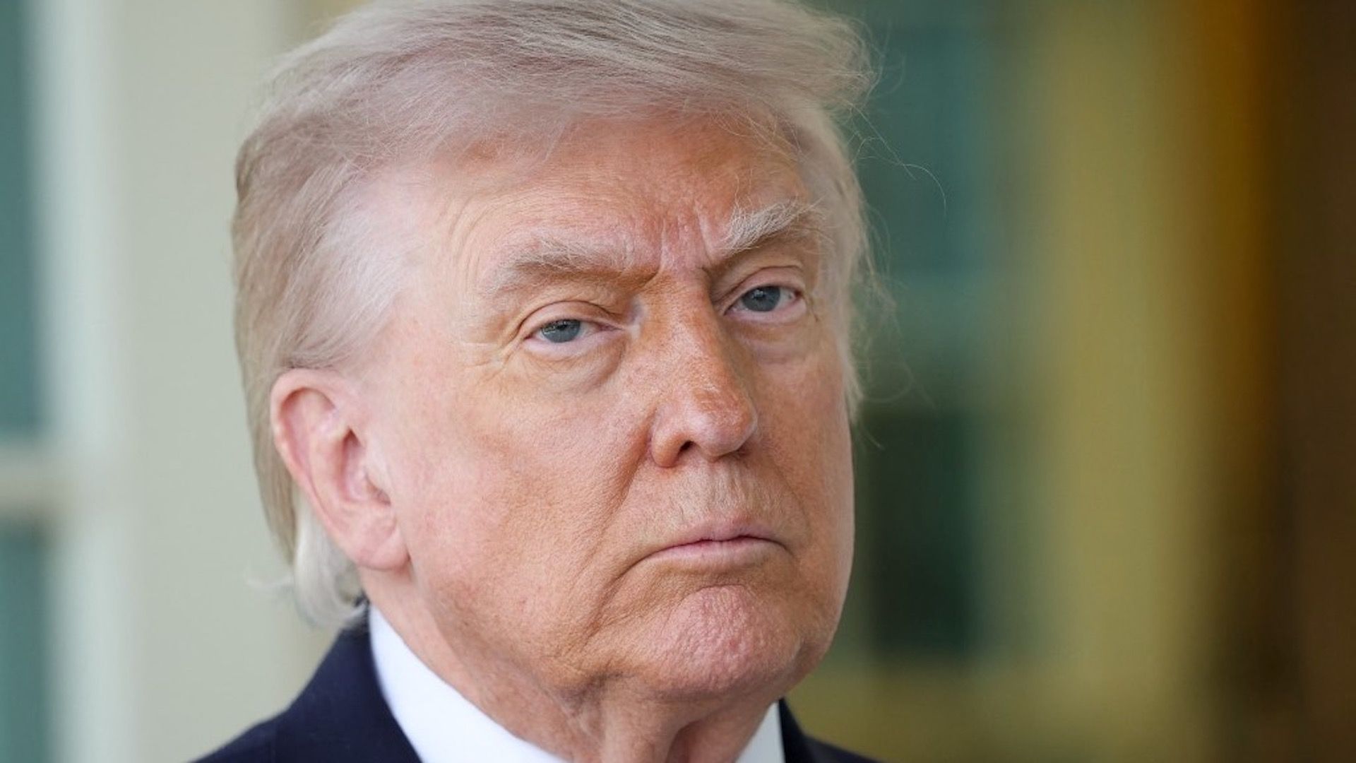 Donald Trump en encuentro con la prensa afuera de la Casa Blanca