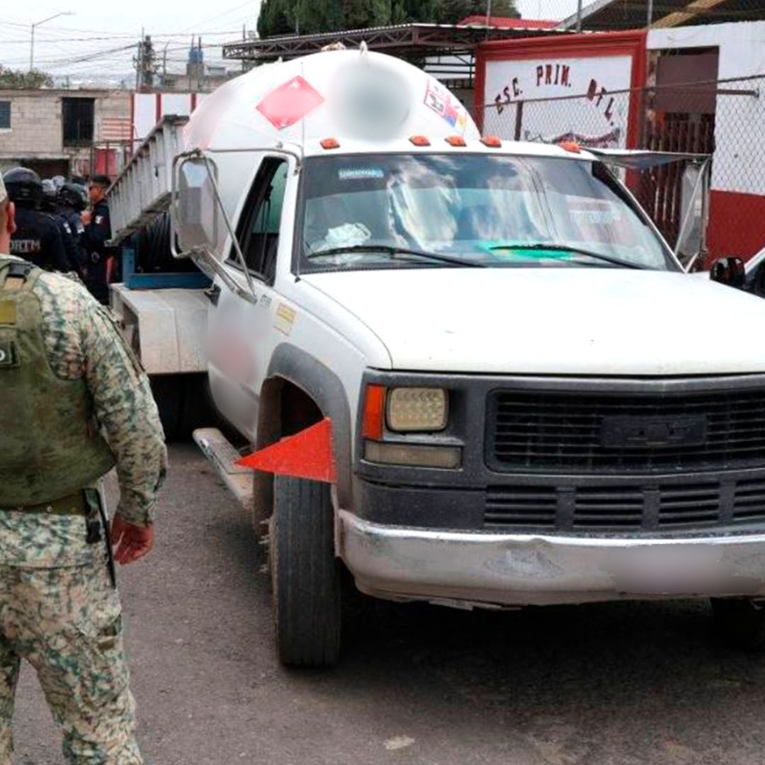 Detenidos Joel N Genaro N Recuperados Mil 800 Litros Hidrocarburo Colonia Barranca Honda Puebla