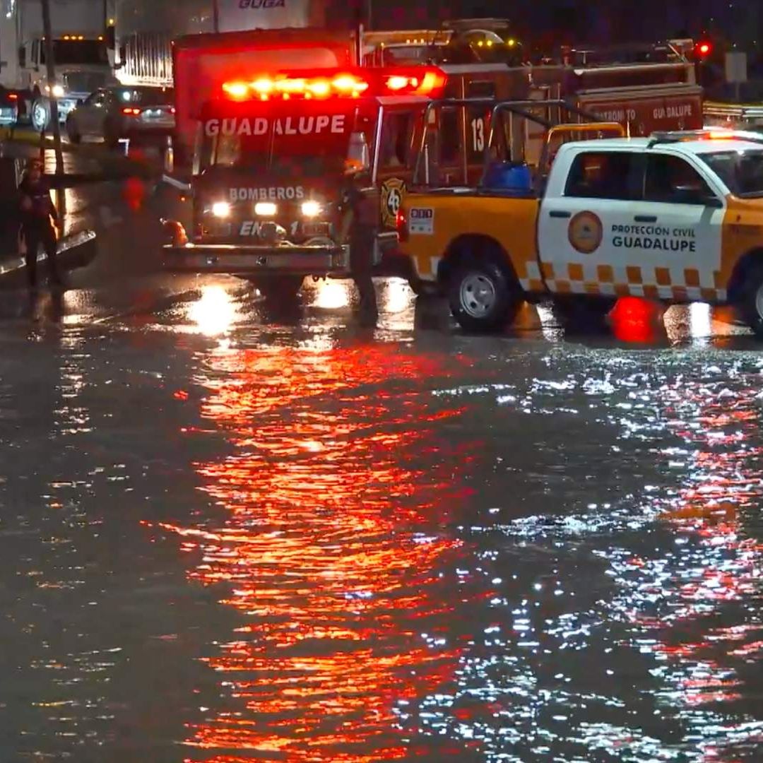 Avenida Pablo Livas inundada en Guadalupe