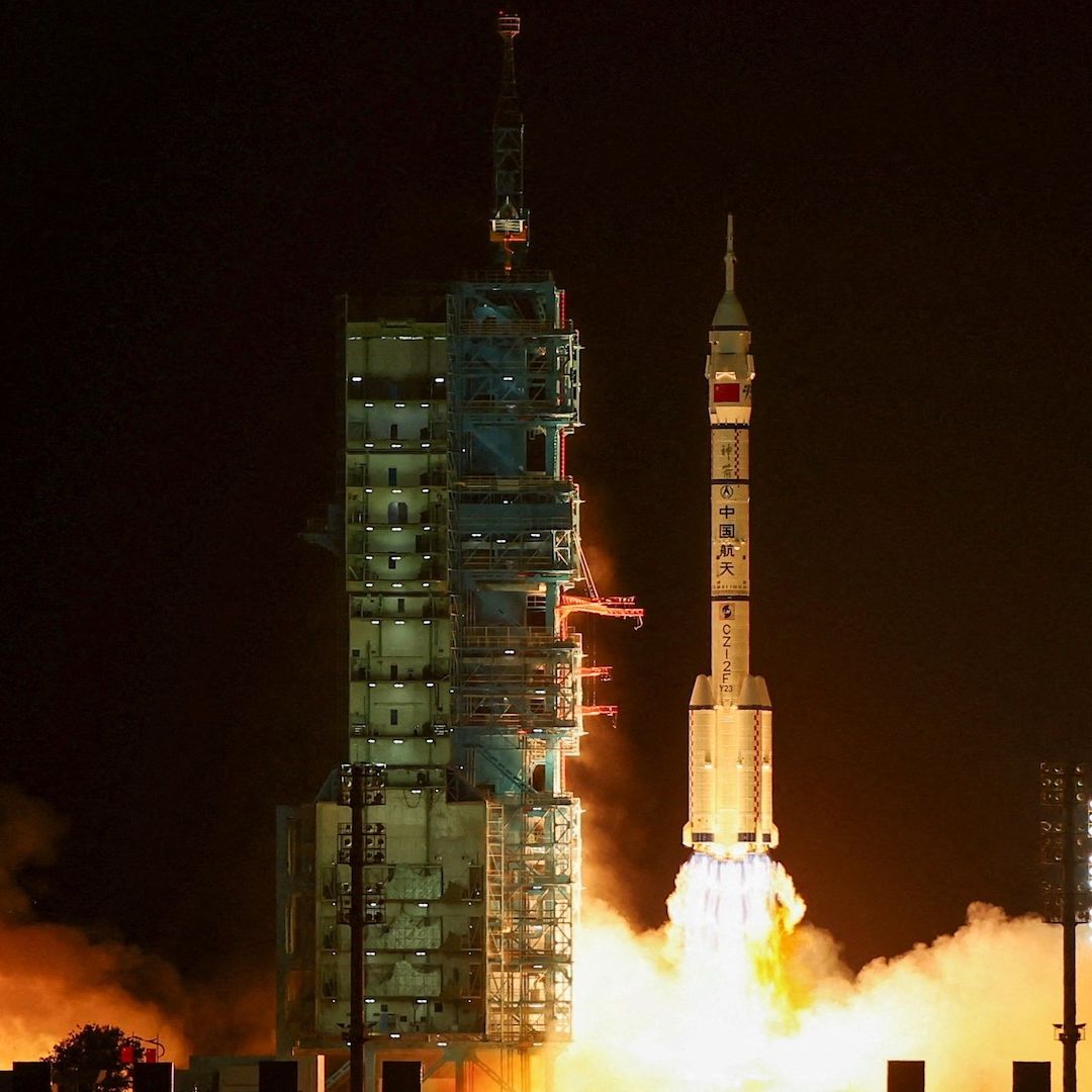Lanzamiento de la misión Shenzhou 23