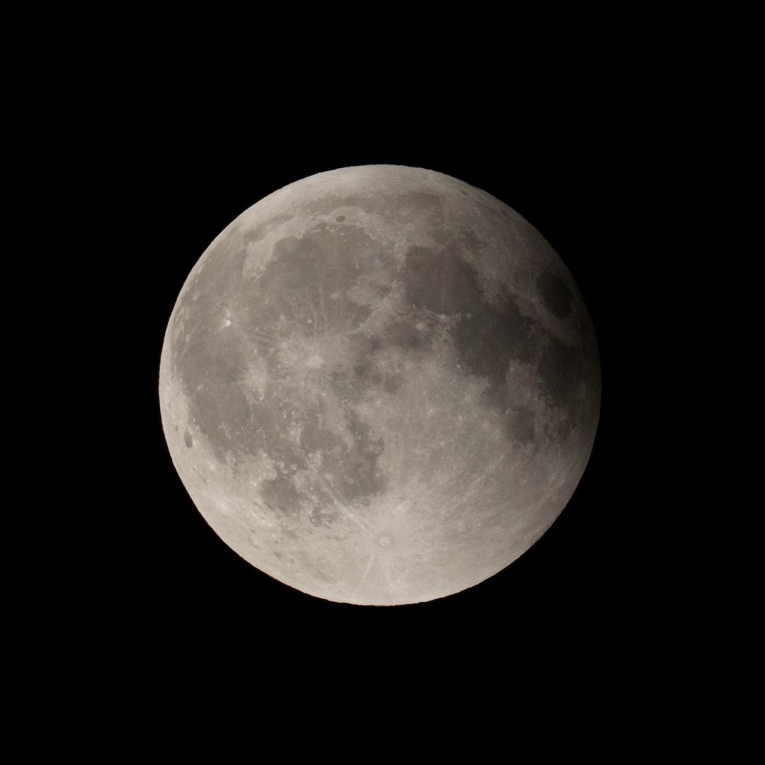 Luna llena sobre Berlín
