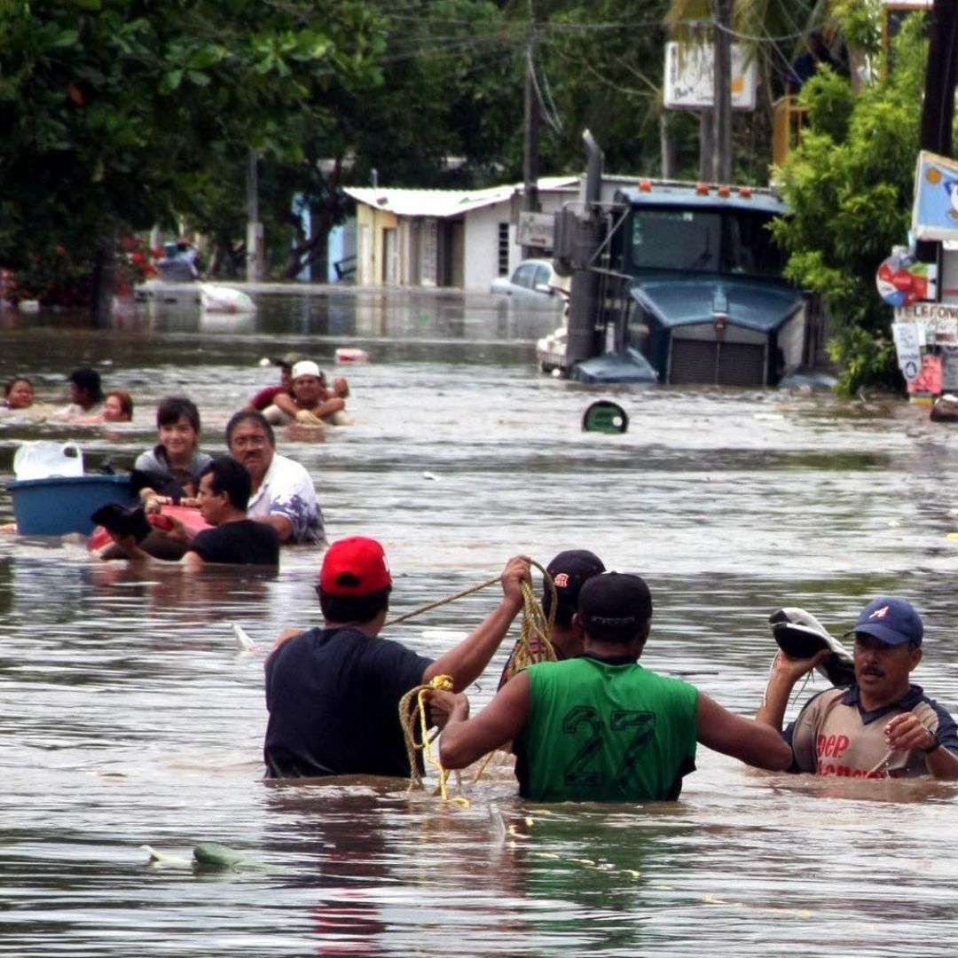Inundación en Veracruz por desbordamiento del Río Jamapa por el huracán Karl en septiembre 2010.