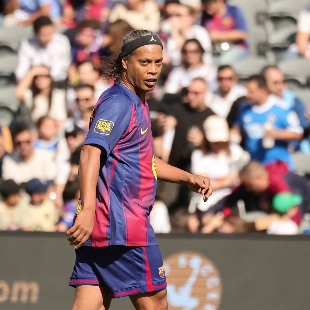 ronaldinho-debuta-cantante-album-camisa-10-luis-r-conriquez-pitbull